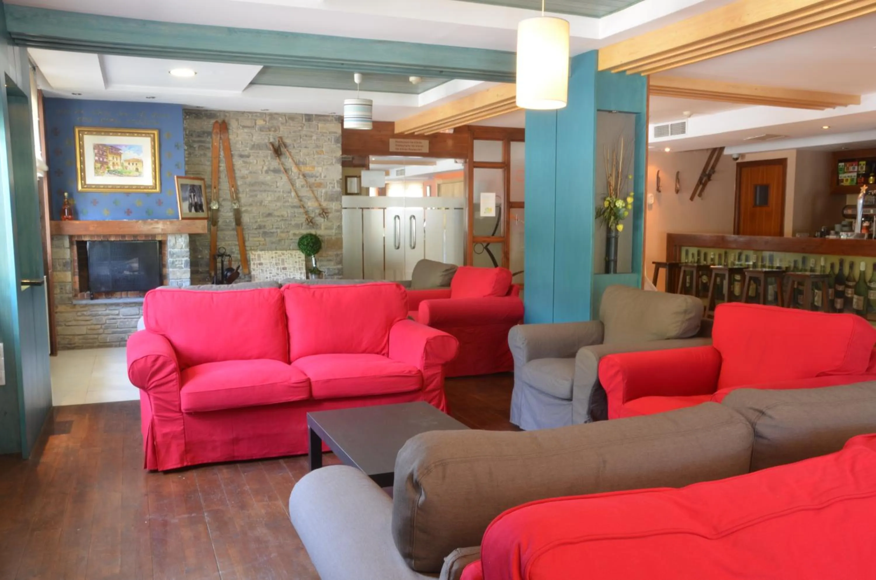 Communal lounge/ TV room in Hotel Spa Acevi Val d’Aran
