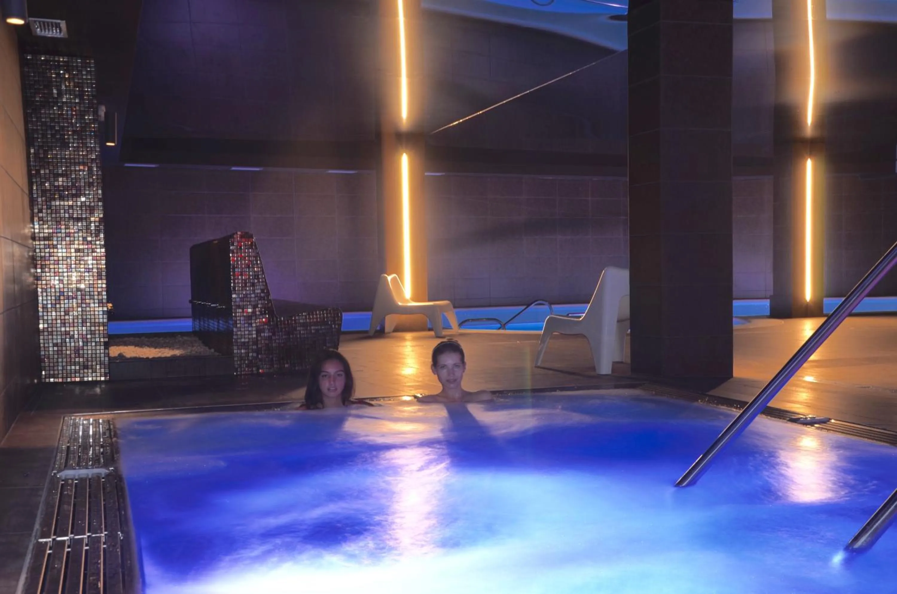 Hot Tub in Hotel Spa Acevi Val d’Aran