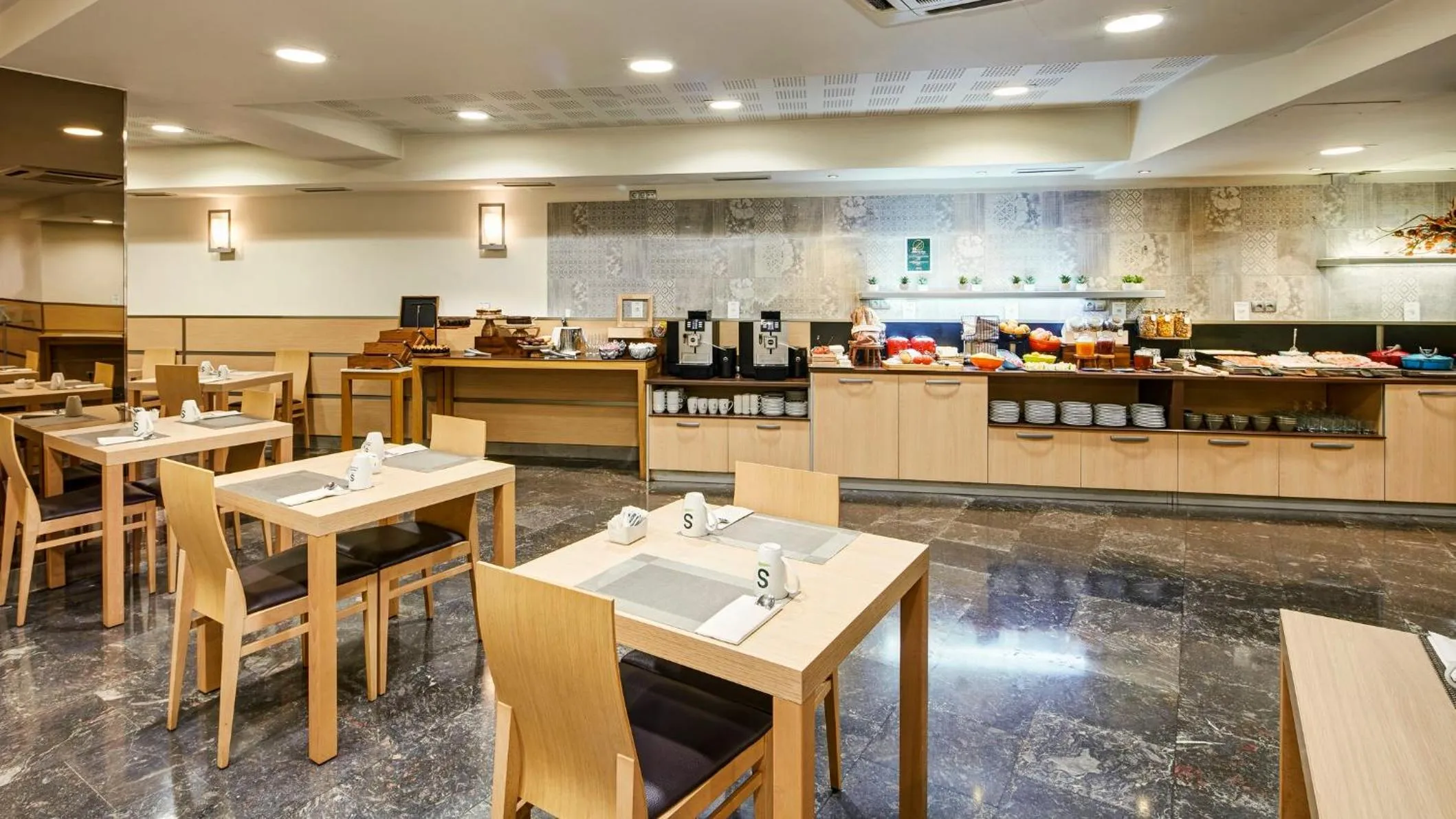 Breakfast in Sercotel Codina