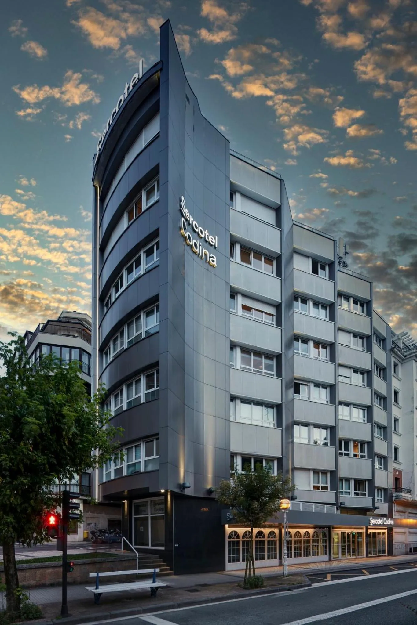 Facade/entrance in Sercotel Codina