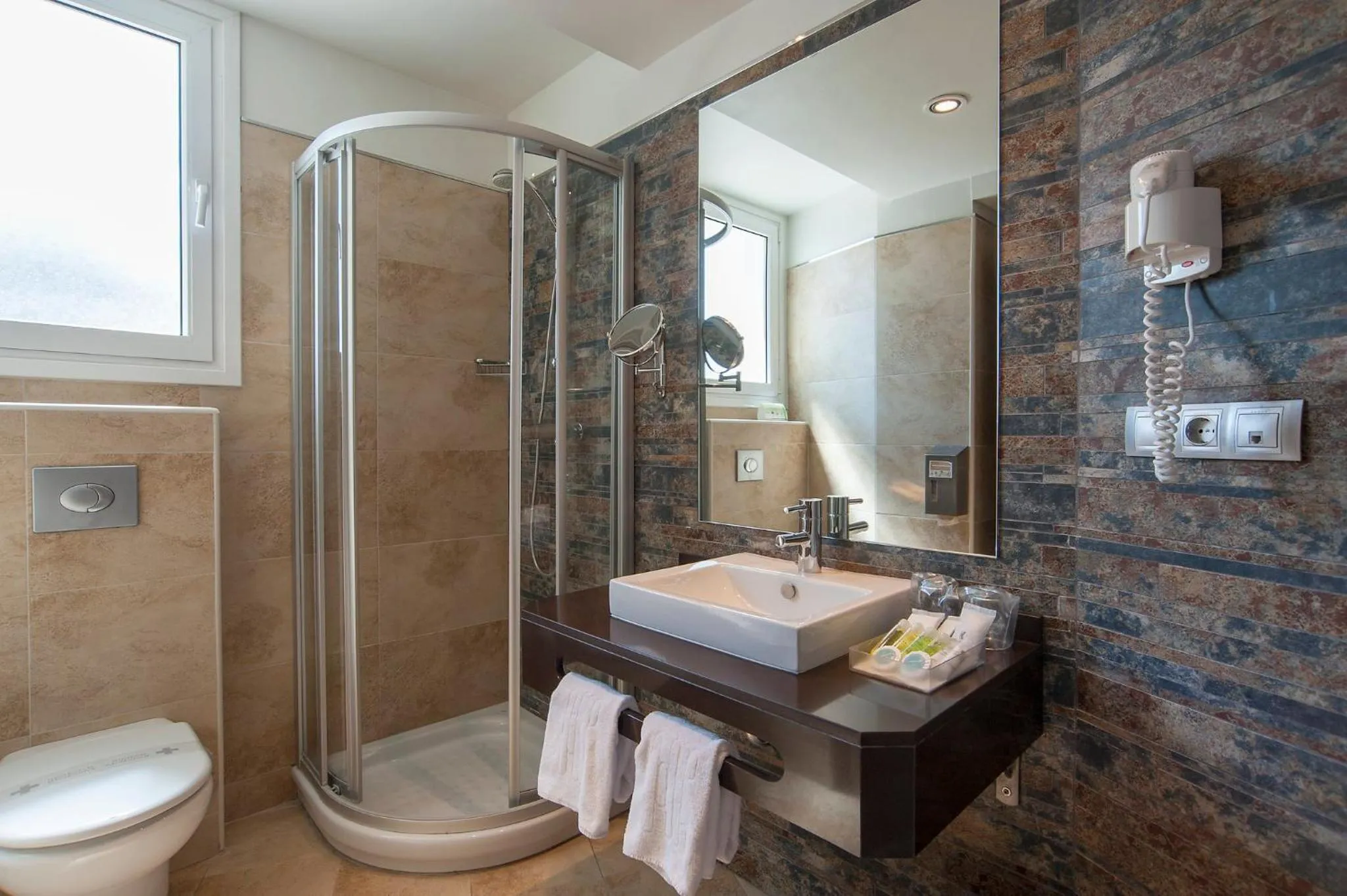 Bathroom in Sercotel Codina