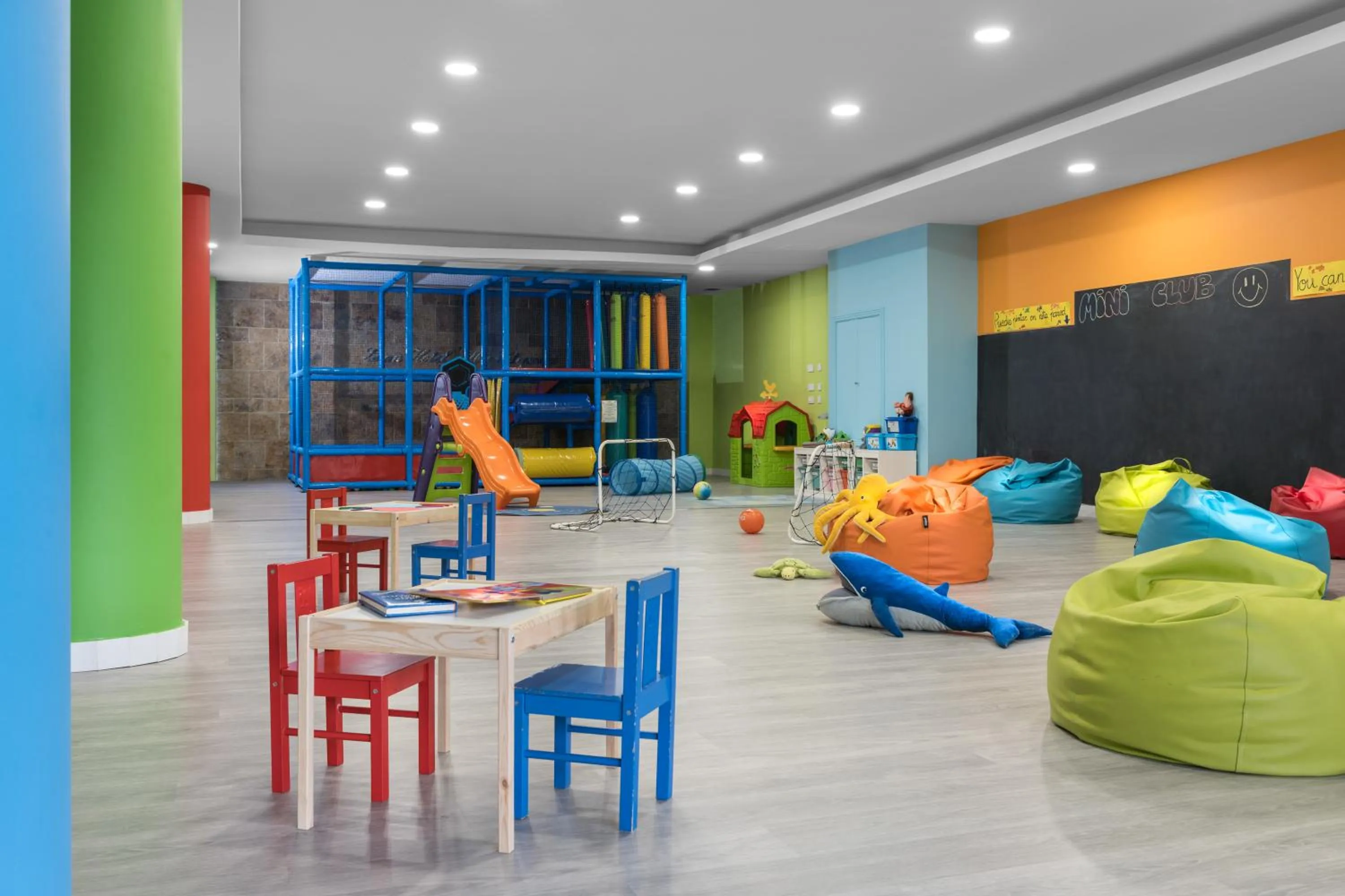 Entertainment in Elba Estepona Gran Hotel & Thalasso Spa