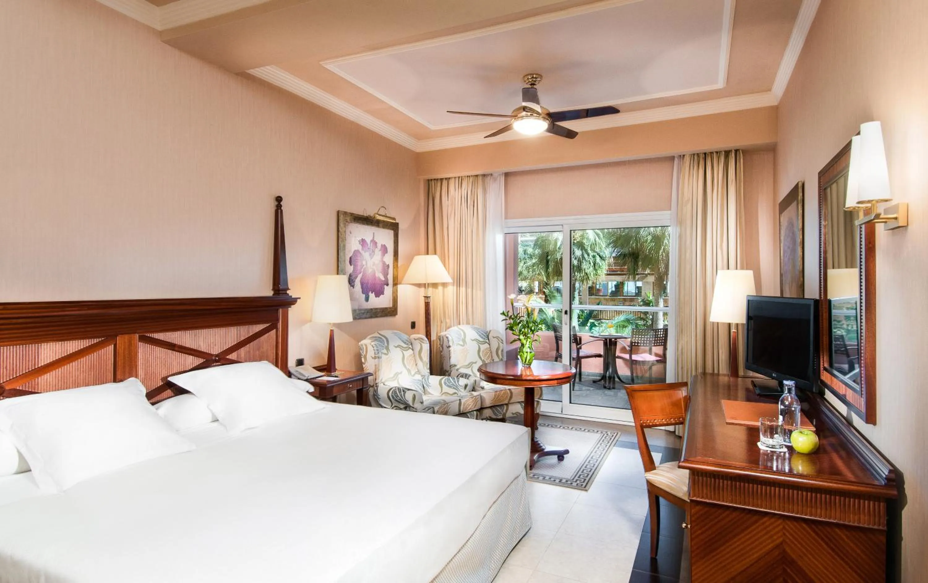 Photo of the whole room, Bed in Elba Estepona Gran Hotel & Thalasso Spa