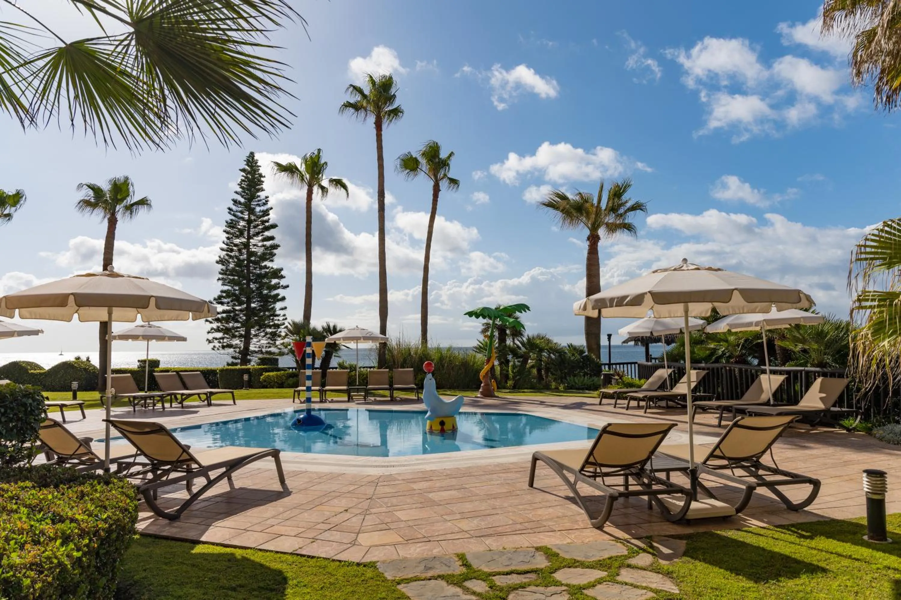 Swimming pool in Elba Estepona Gran Hotel & Thalasso Spa