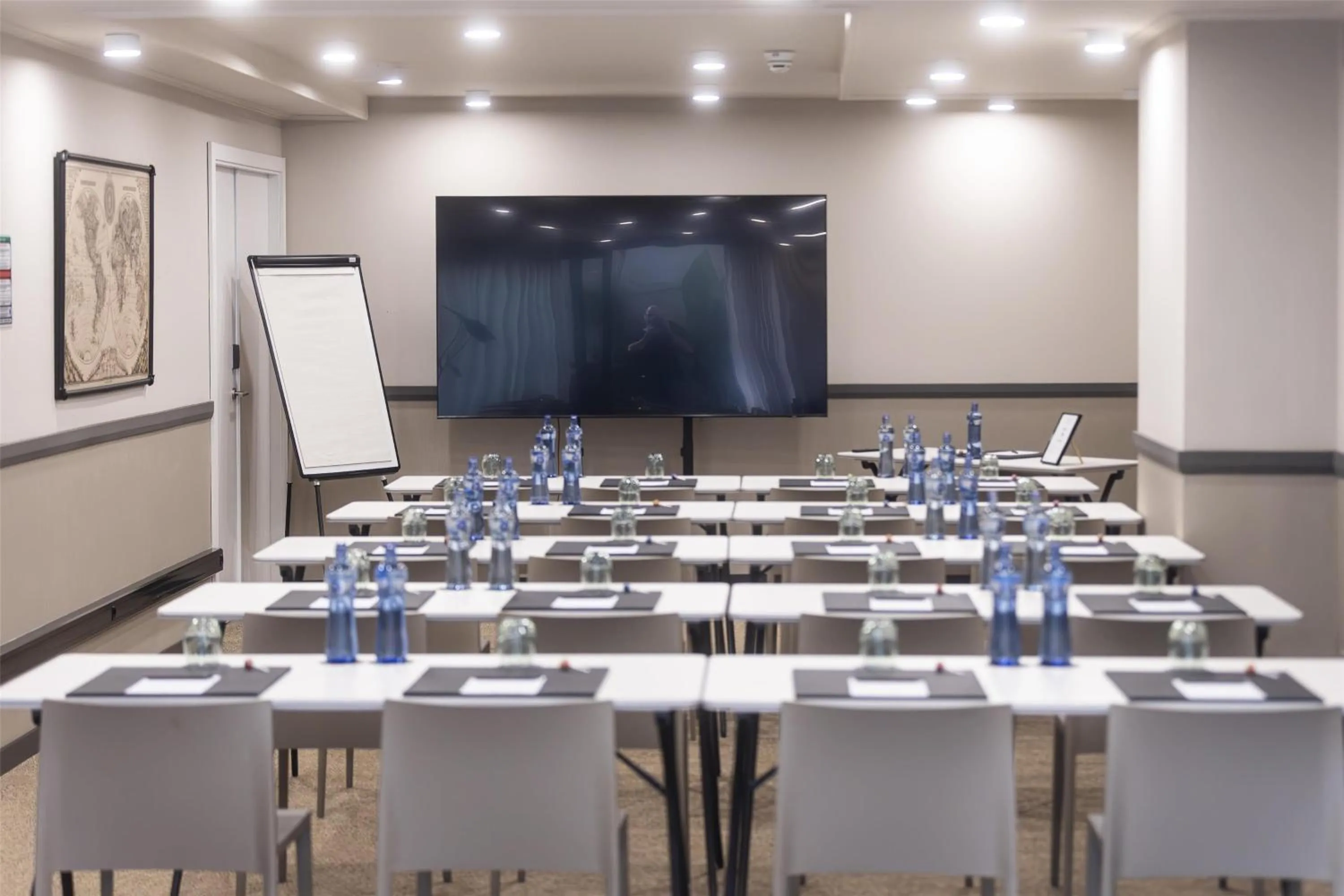Meeting/conference room in Via Sants Hotel Barcelona, Tapestry Collection By Hilton