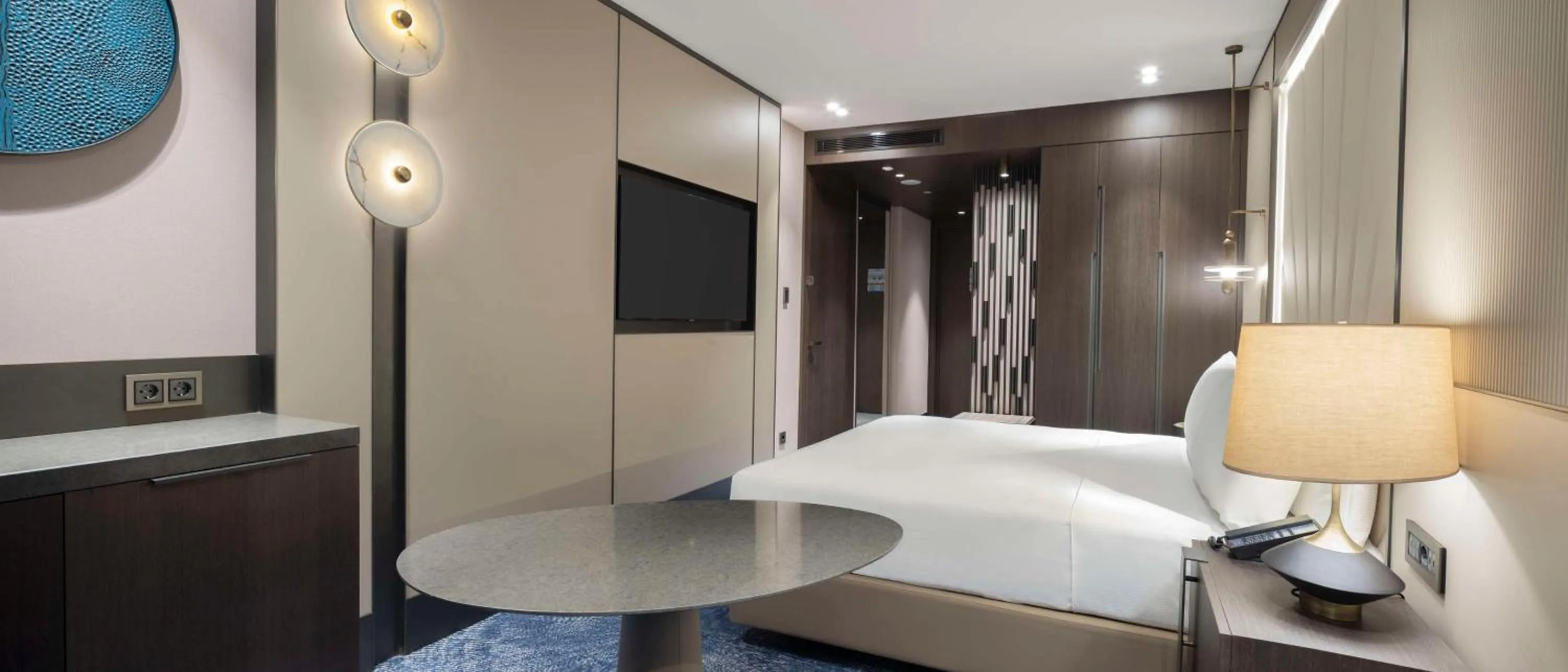 Bed in DoubleTree by Hilton Sanliurfa