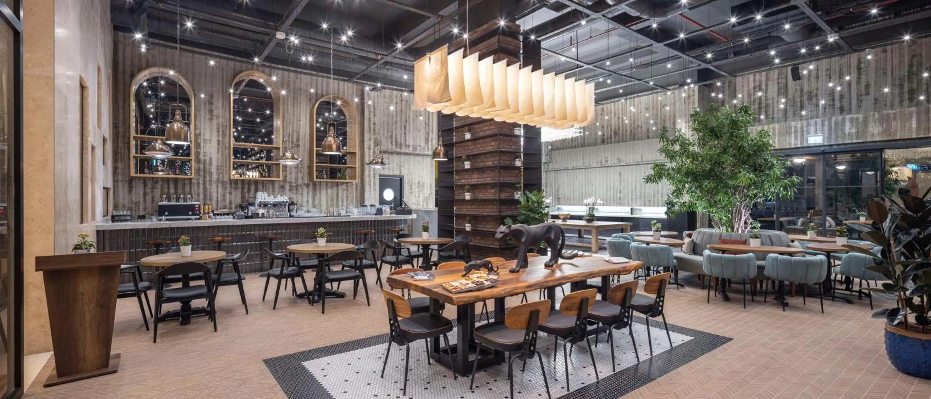 Lounge or bar in DoubleTree by Hilton Sanliurfa