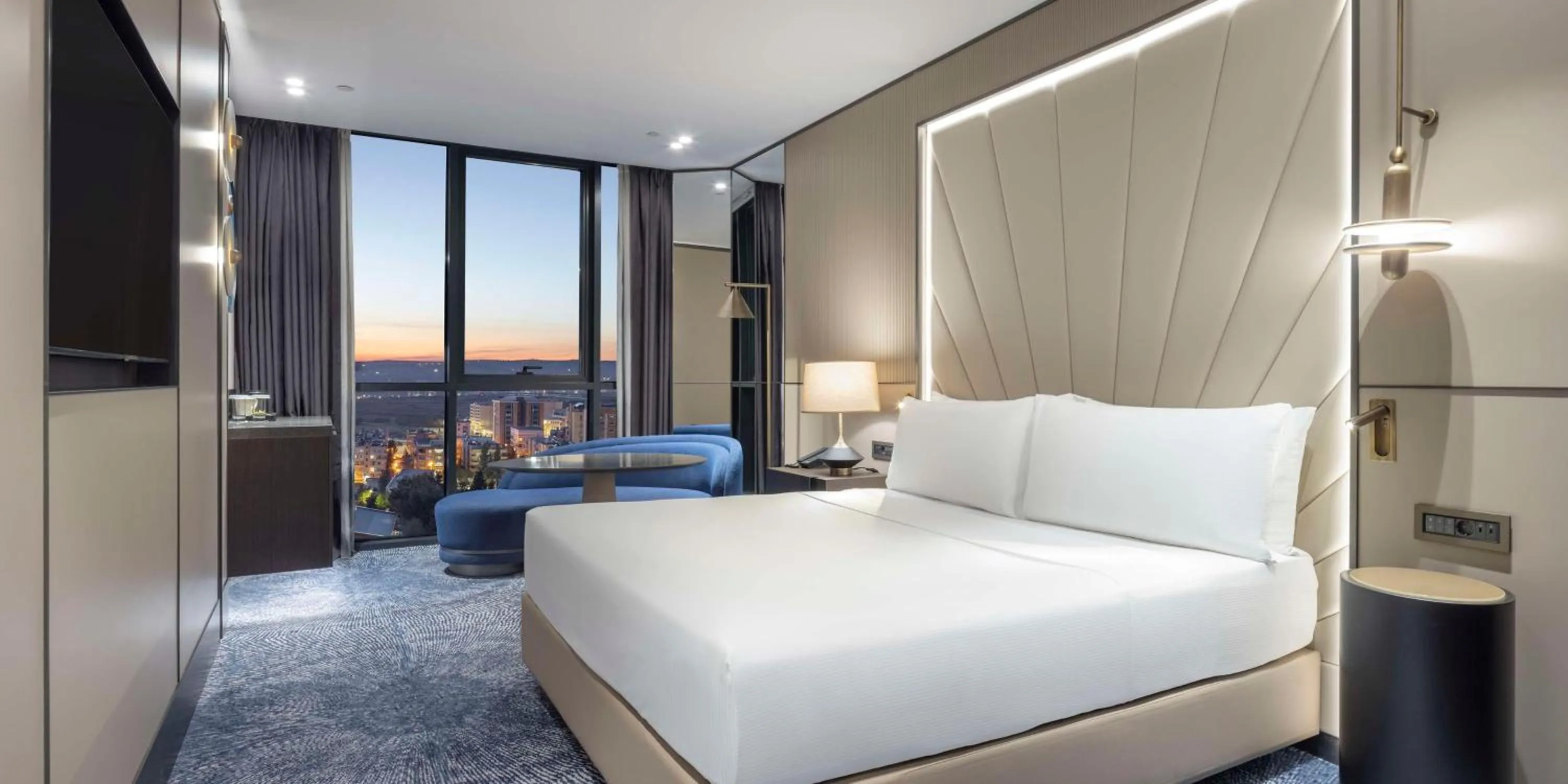 Bed in DoubleTree by Hilton Sanliurfa