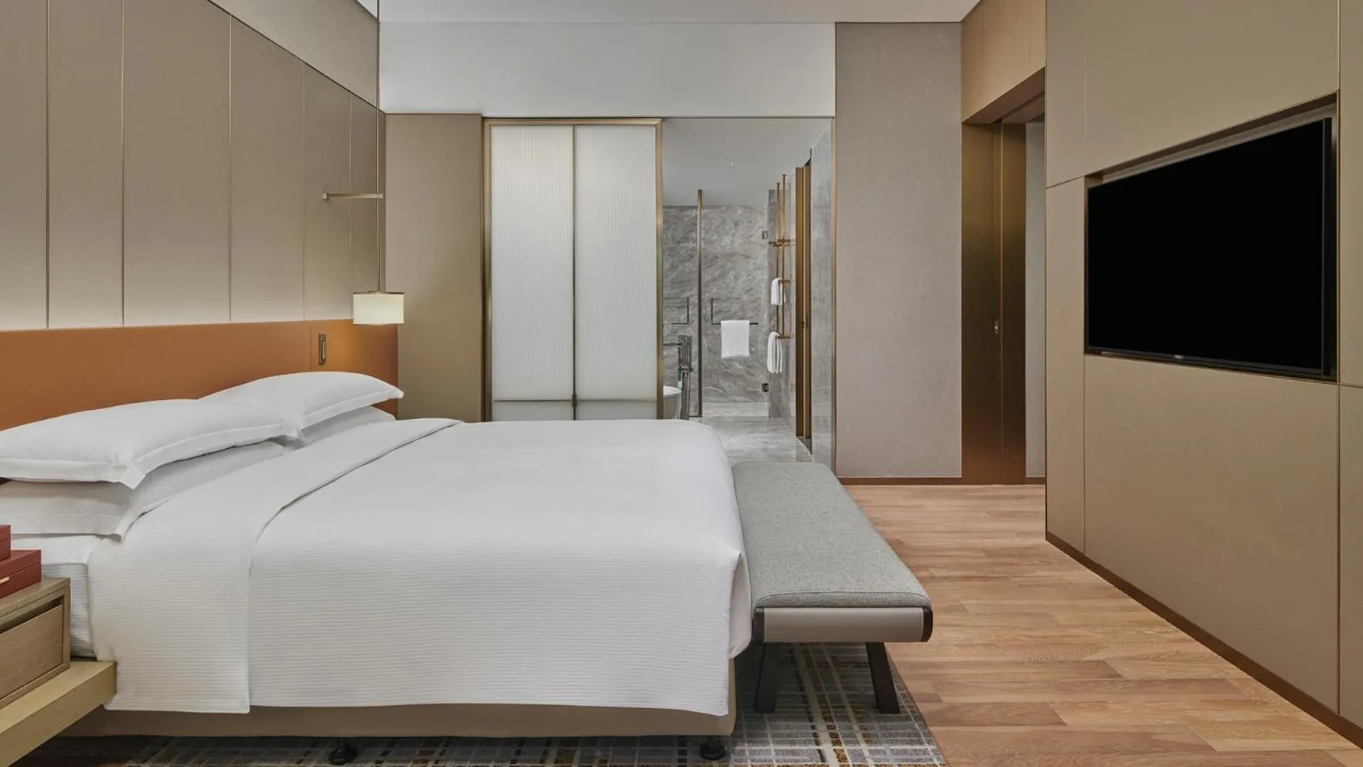 Bed in DoubleTree by Hilton Jiangxi Fuzhou
