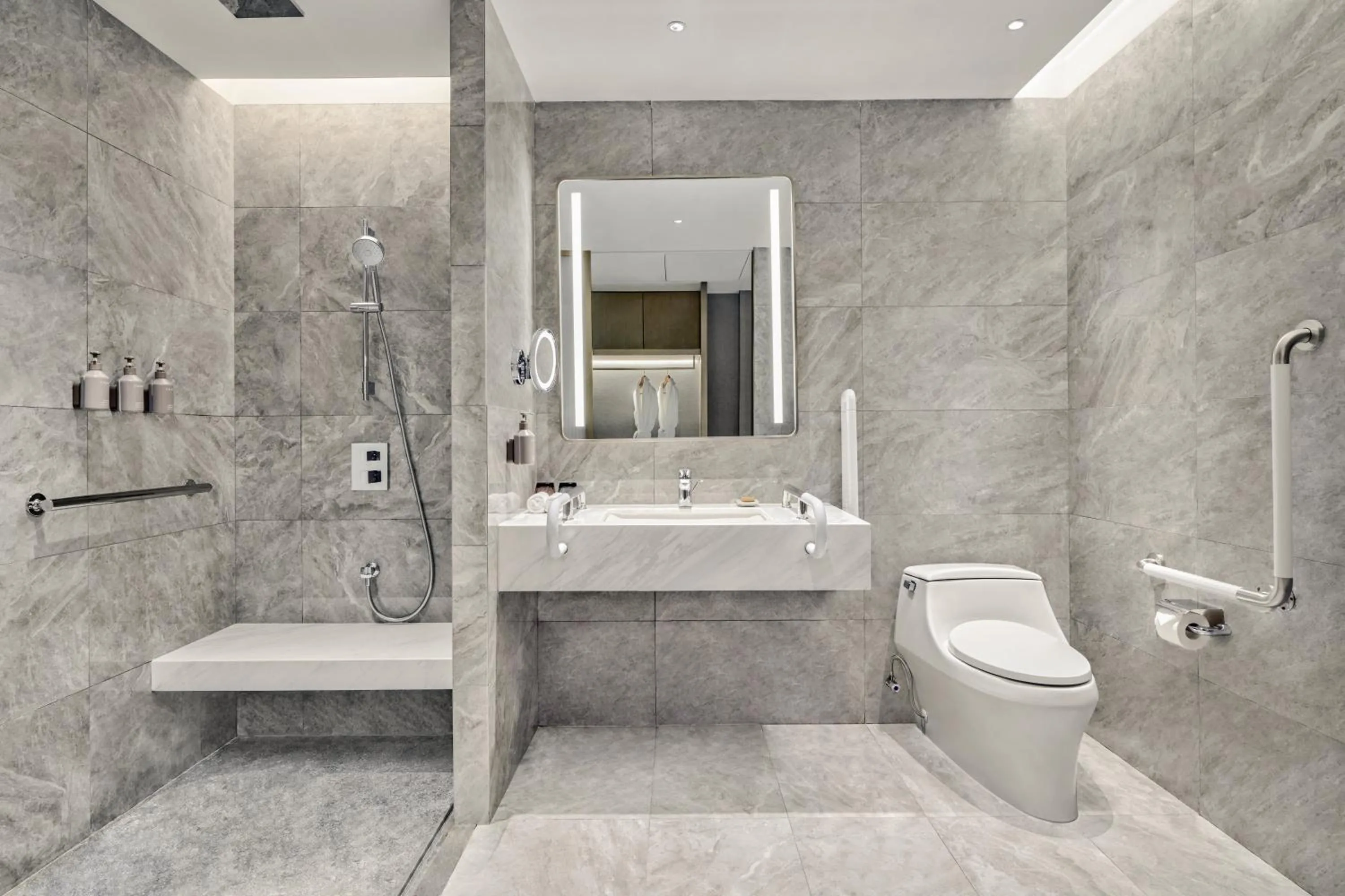Toilet in DoubleTree by Hilton Jiangxi Fuzhou