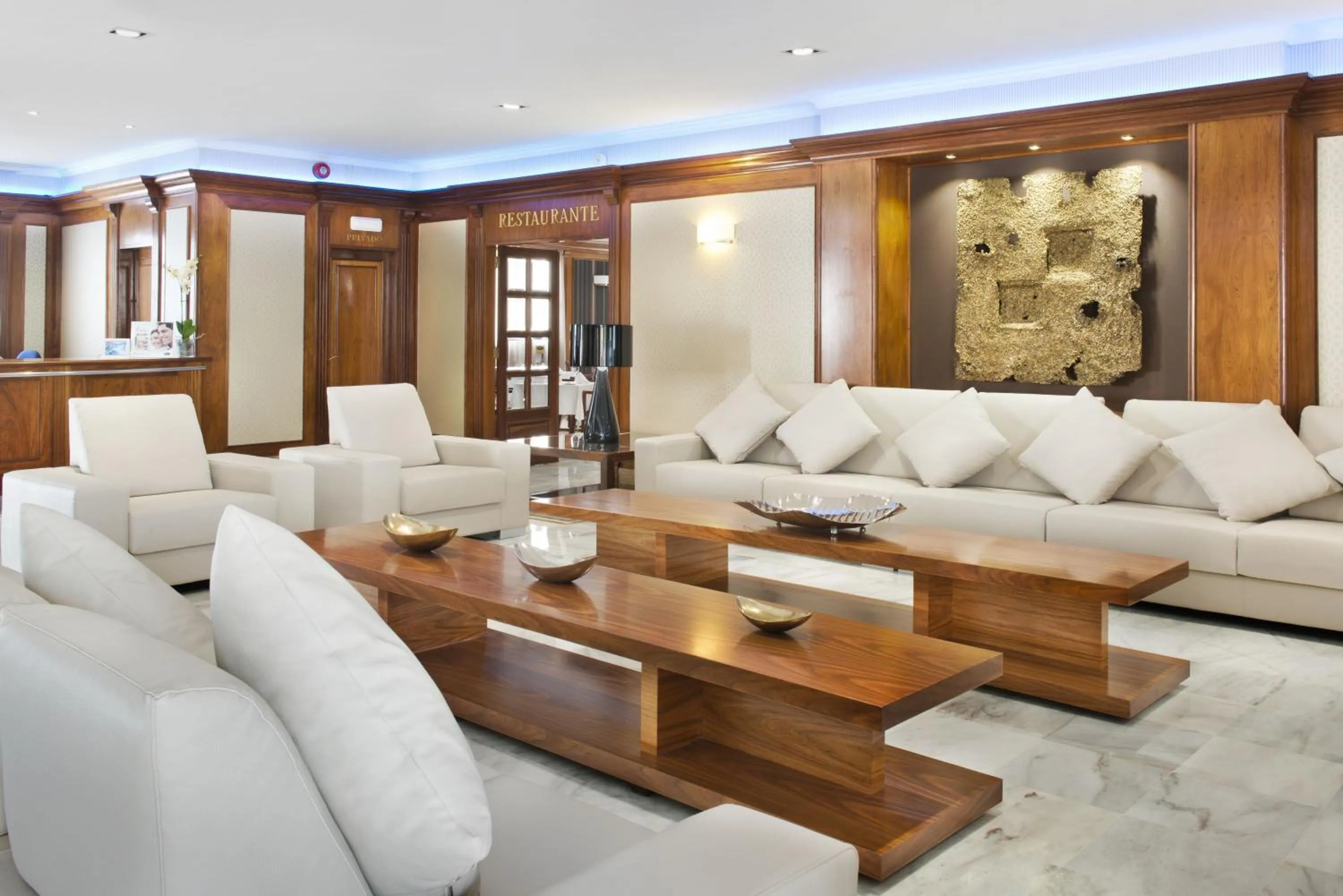 Lobby or reception in Elba Motril Beach & Business Hotel