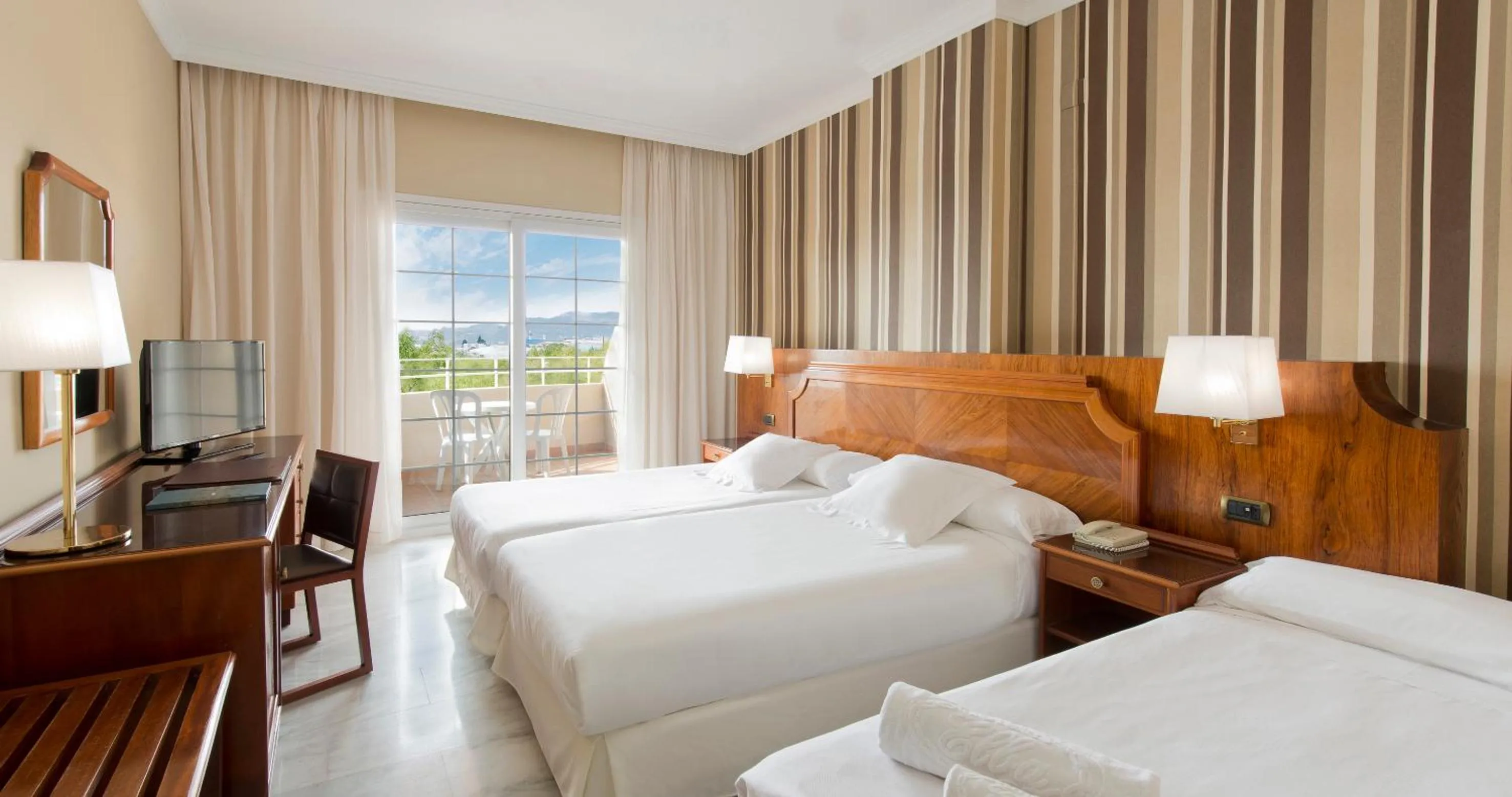 Bed in Elba Motril Beach & Business Hotel