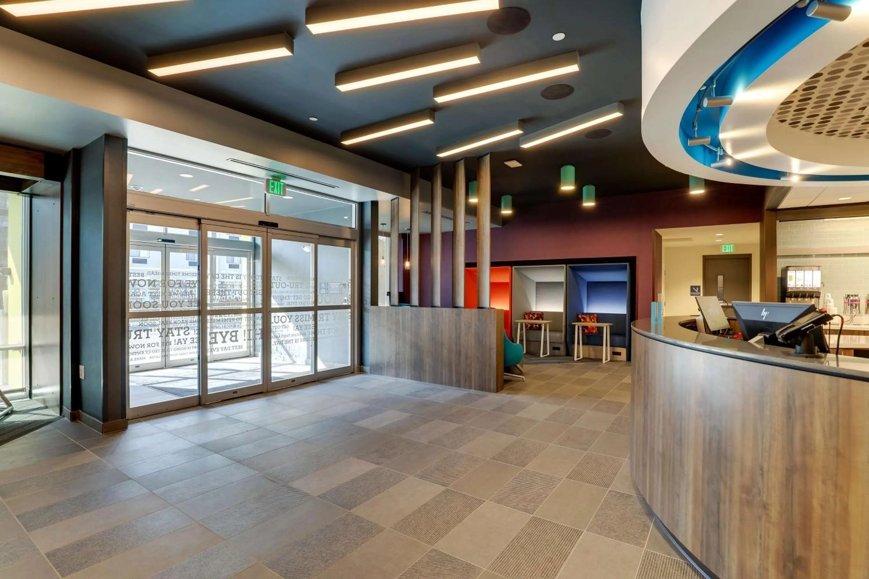 Lobby or reception in Tru By Hilton Smithfield I-95