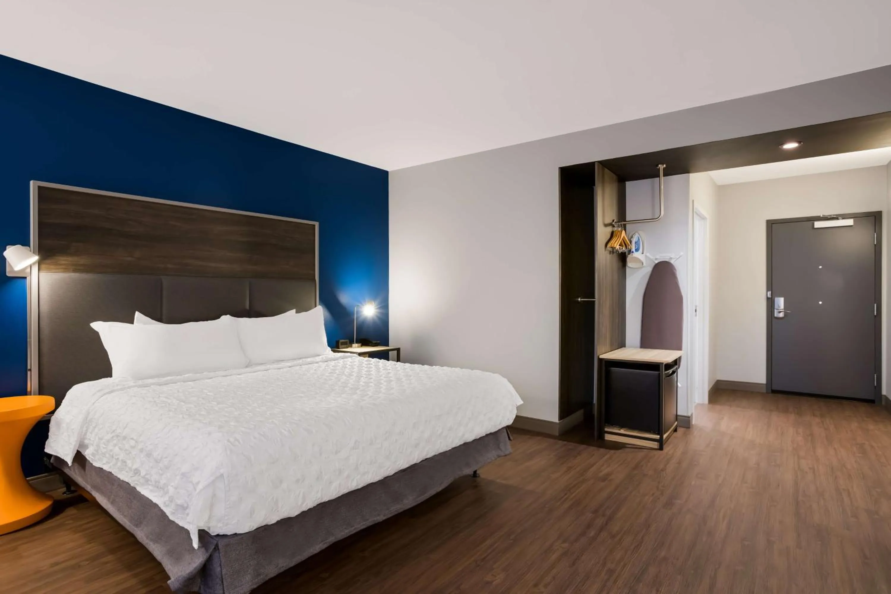 Bed in Tru By Hilton Traverse City