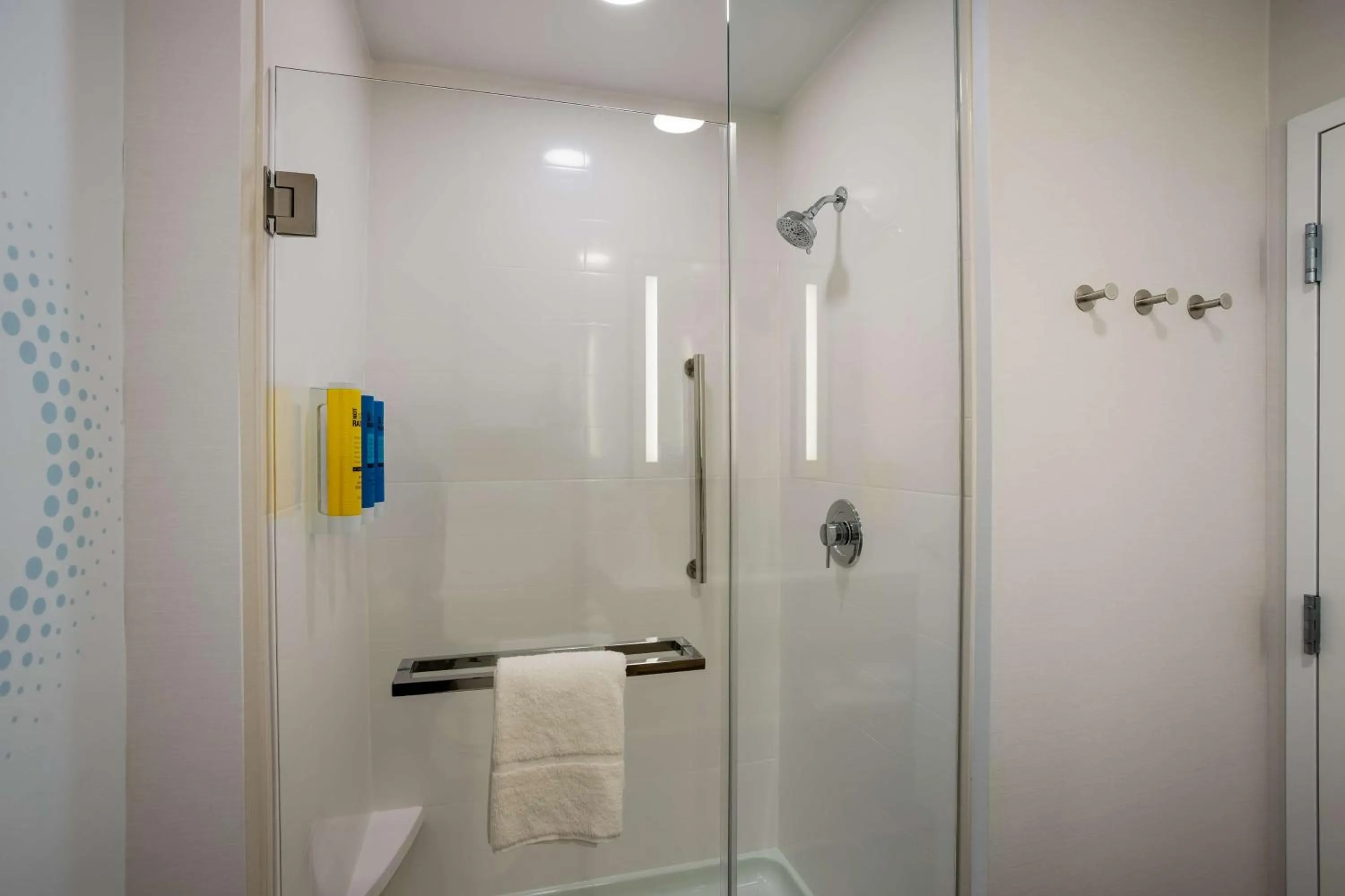 Bathroom in Tru By Hilton Traverse City