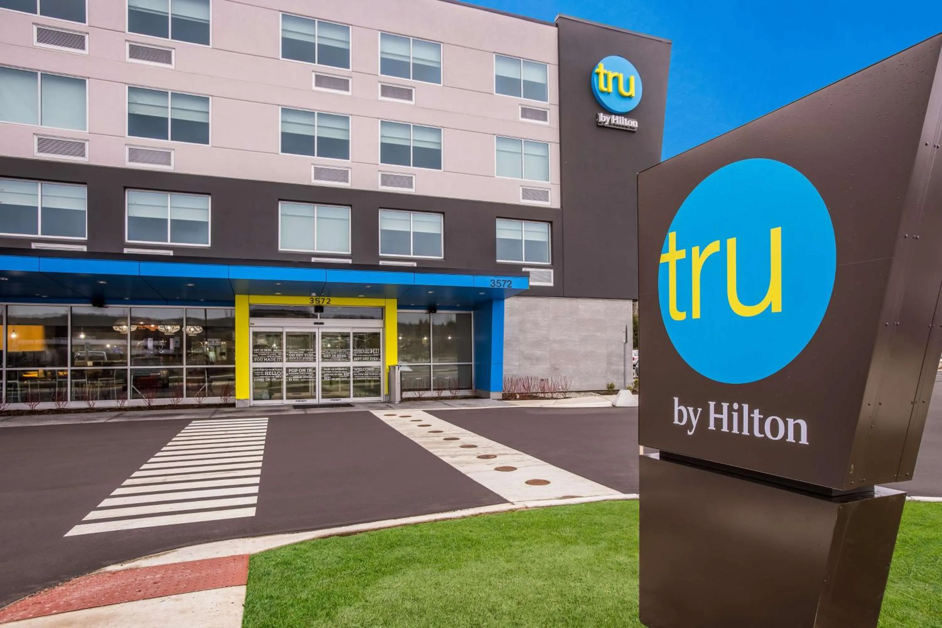 Property building in Tru By Hilton Traverse City
