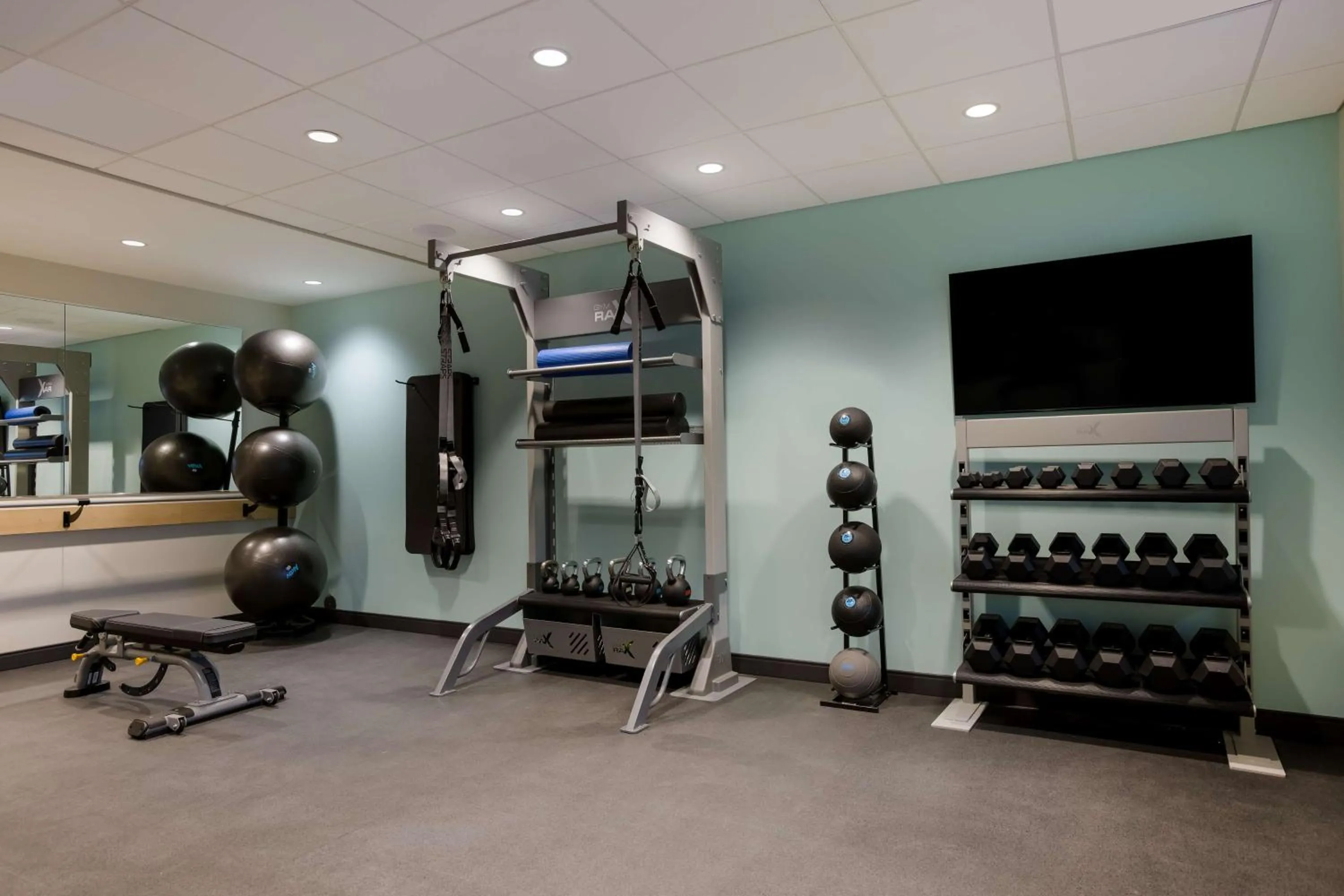 Fitness centre/facilities in Tru By Hilton Traverse City
