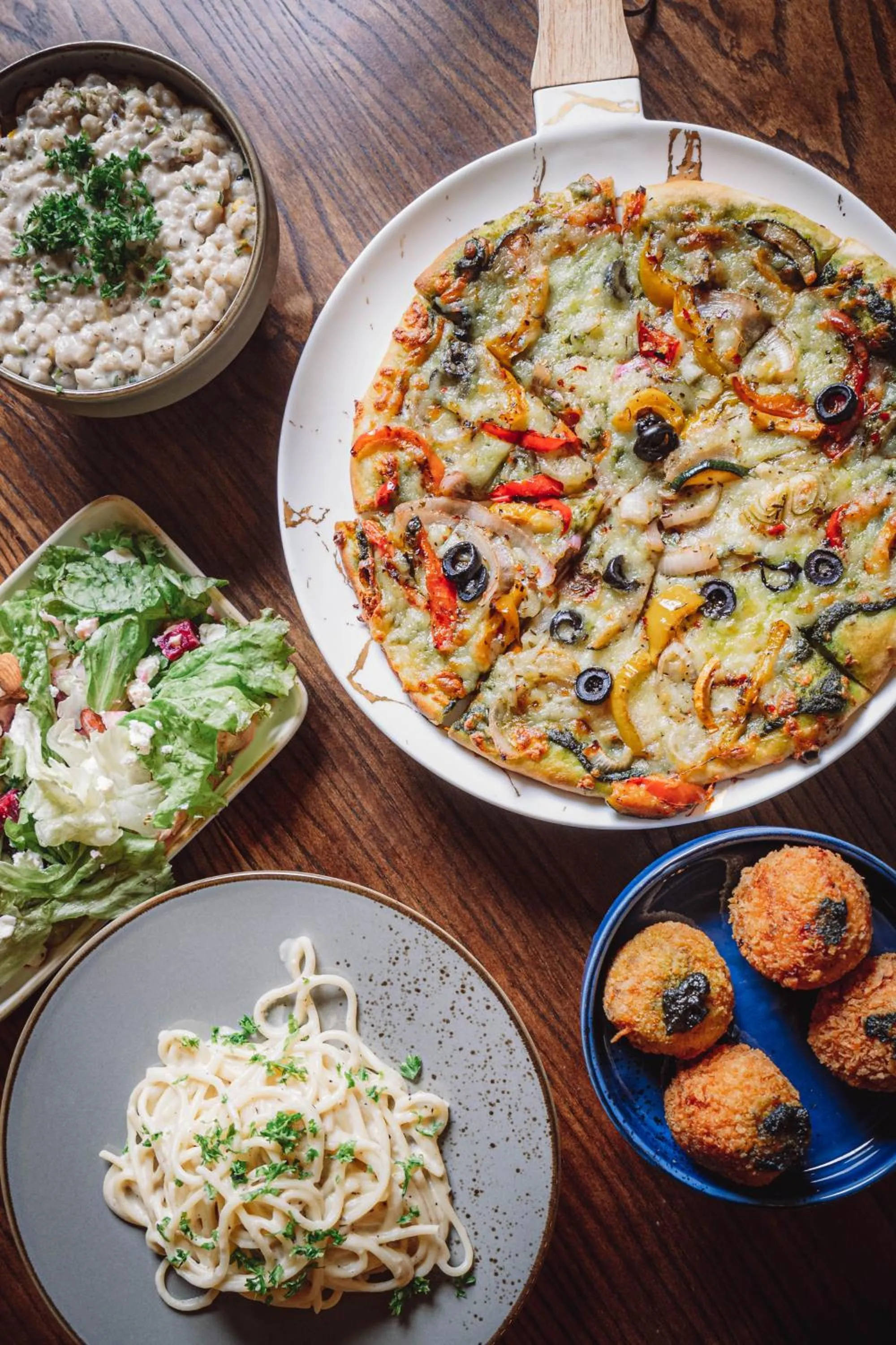 Restaurant/places to eat in EKAANTA