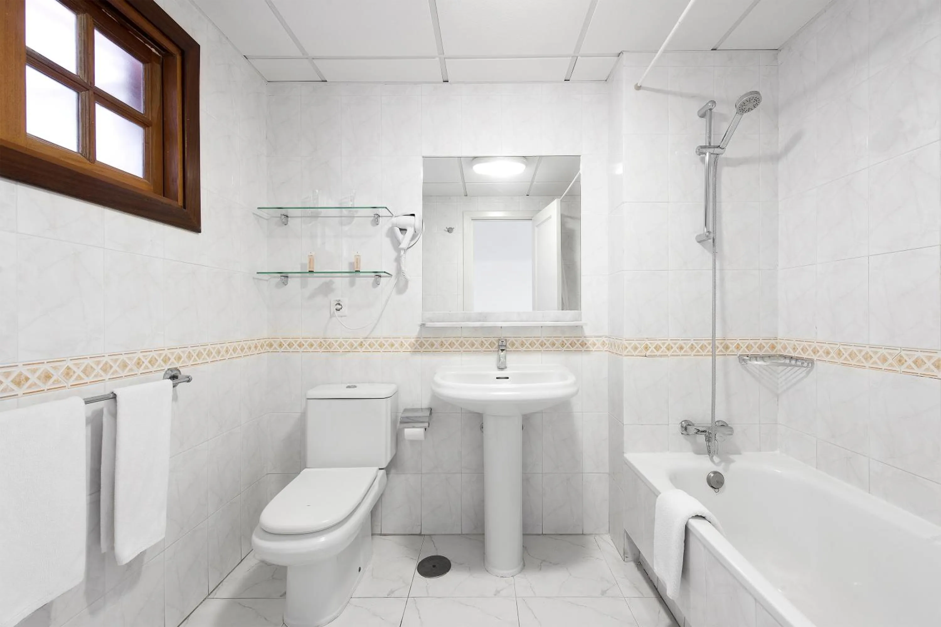 Bathroom in Elba Castillo San Jorge & Antigua Suite Hotel