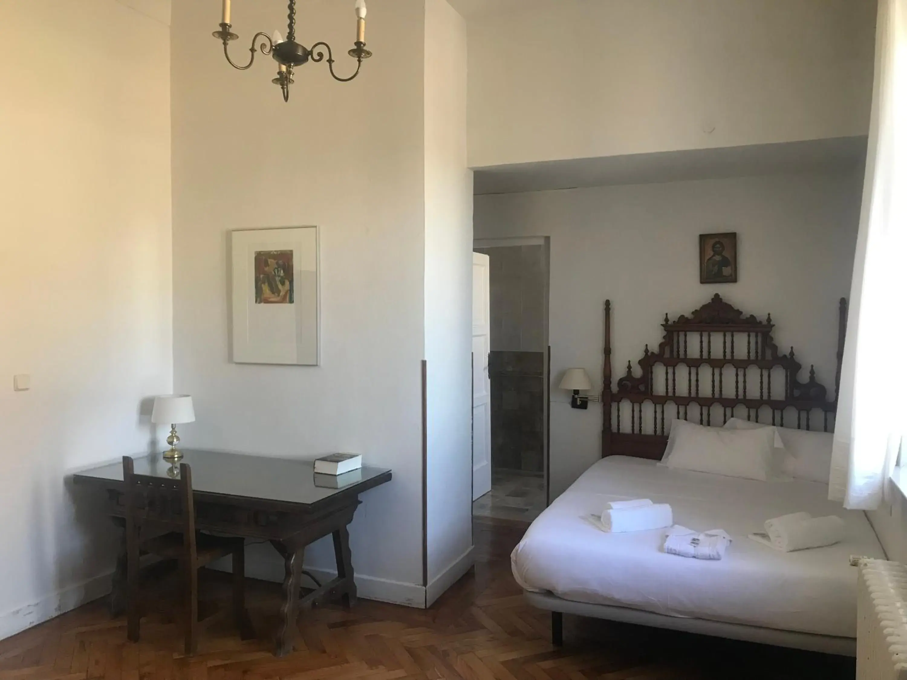 Superior Twin Room in Hospedería Santa Cruz Superior Twin Room in Hospedería Santa Cruz