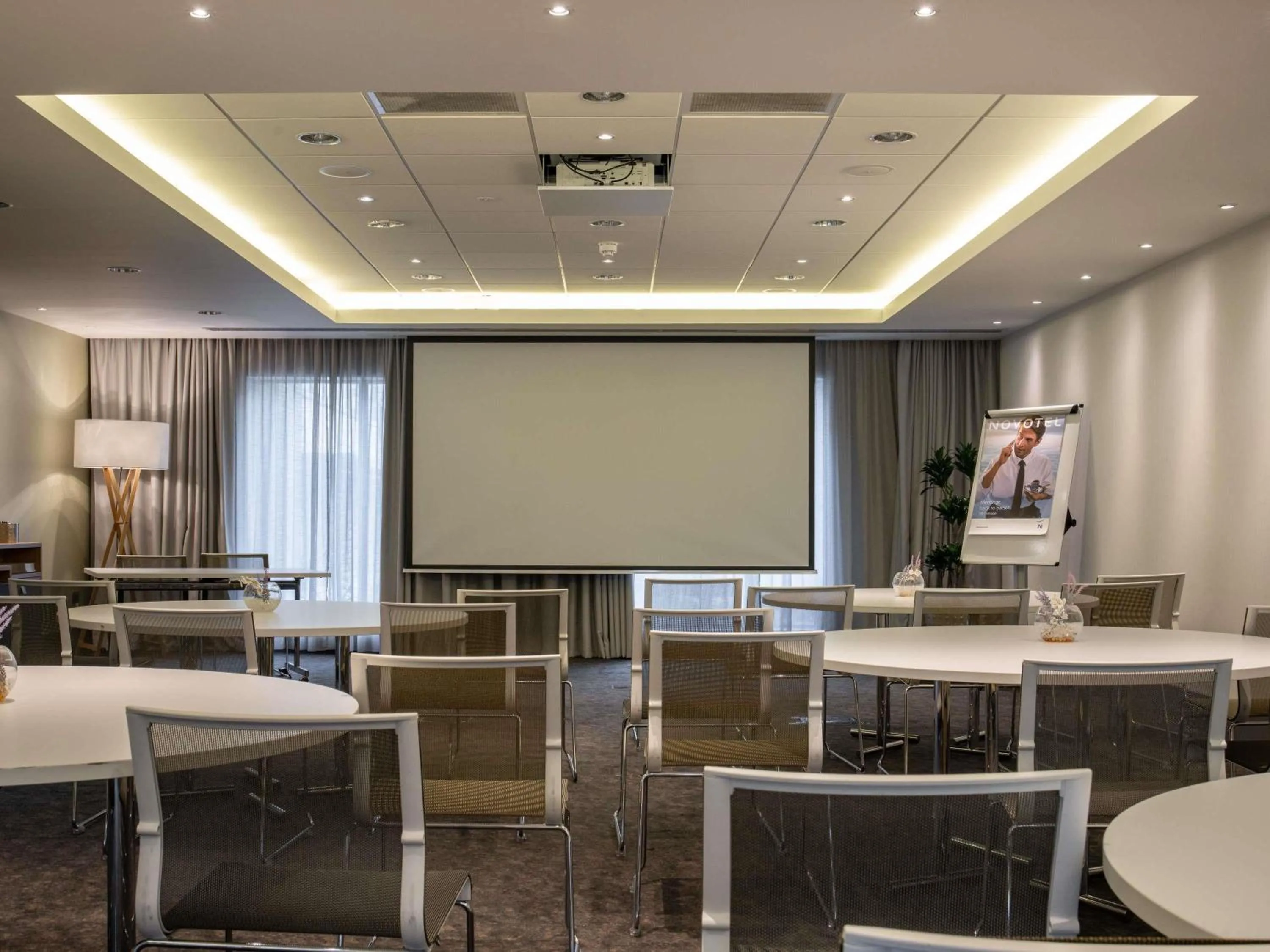 Meeting/conference room in Novotel London Brentford