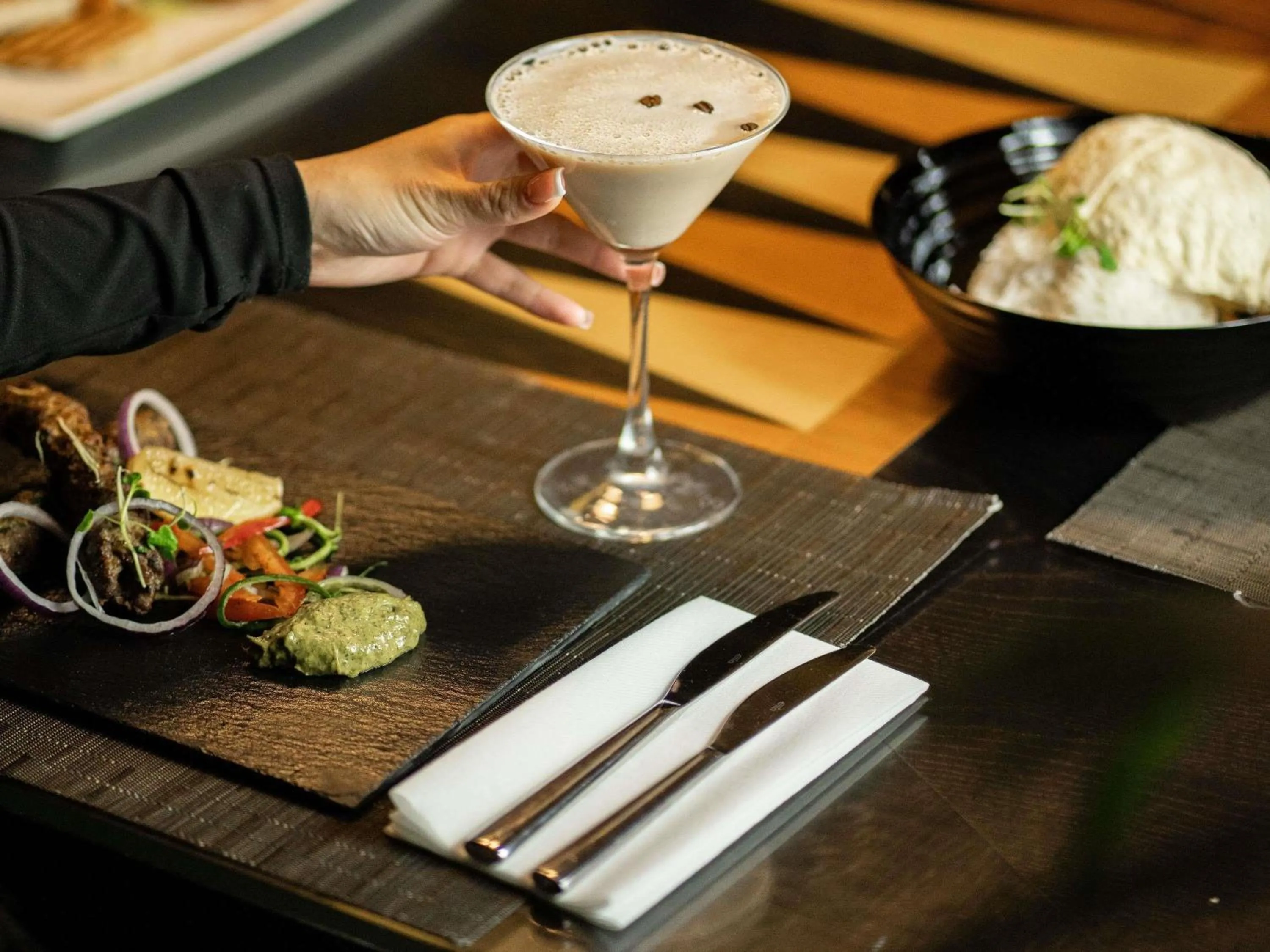 Lounge or bar in Novotel London Brentford