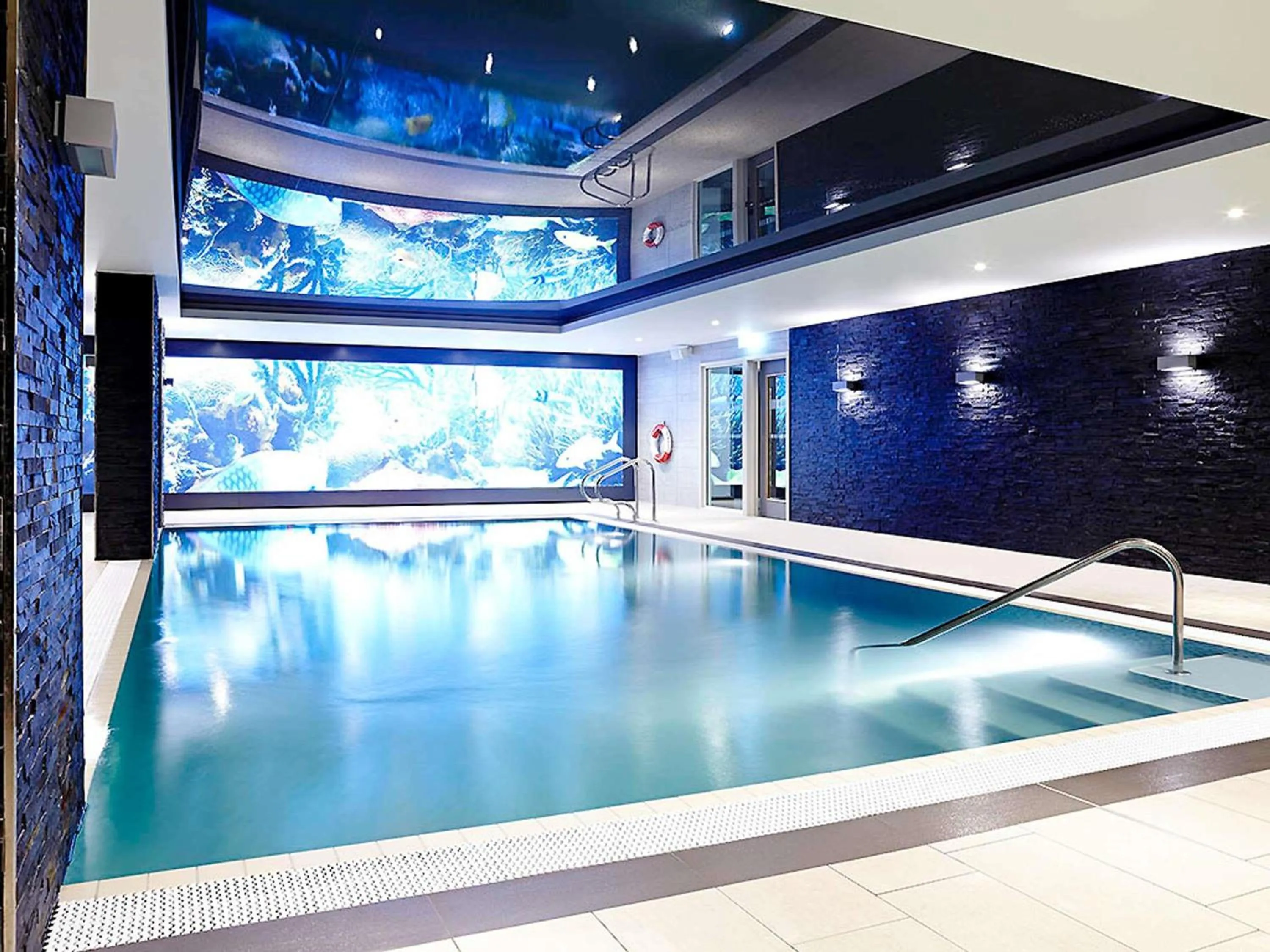 Property building in Novotel London Brentford