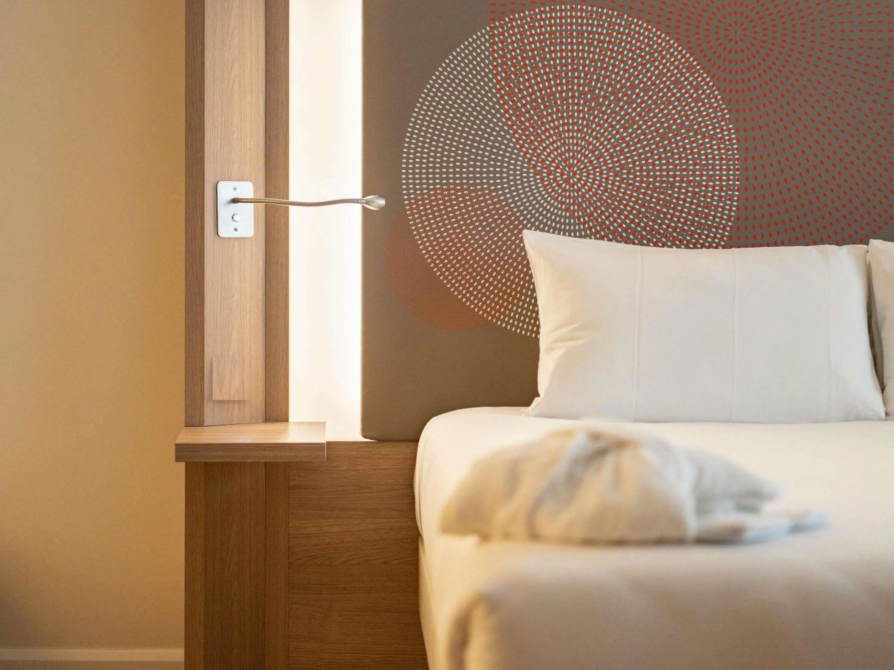 Bedroom, Bed in Novotel London Brentford