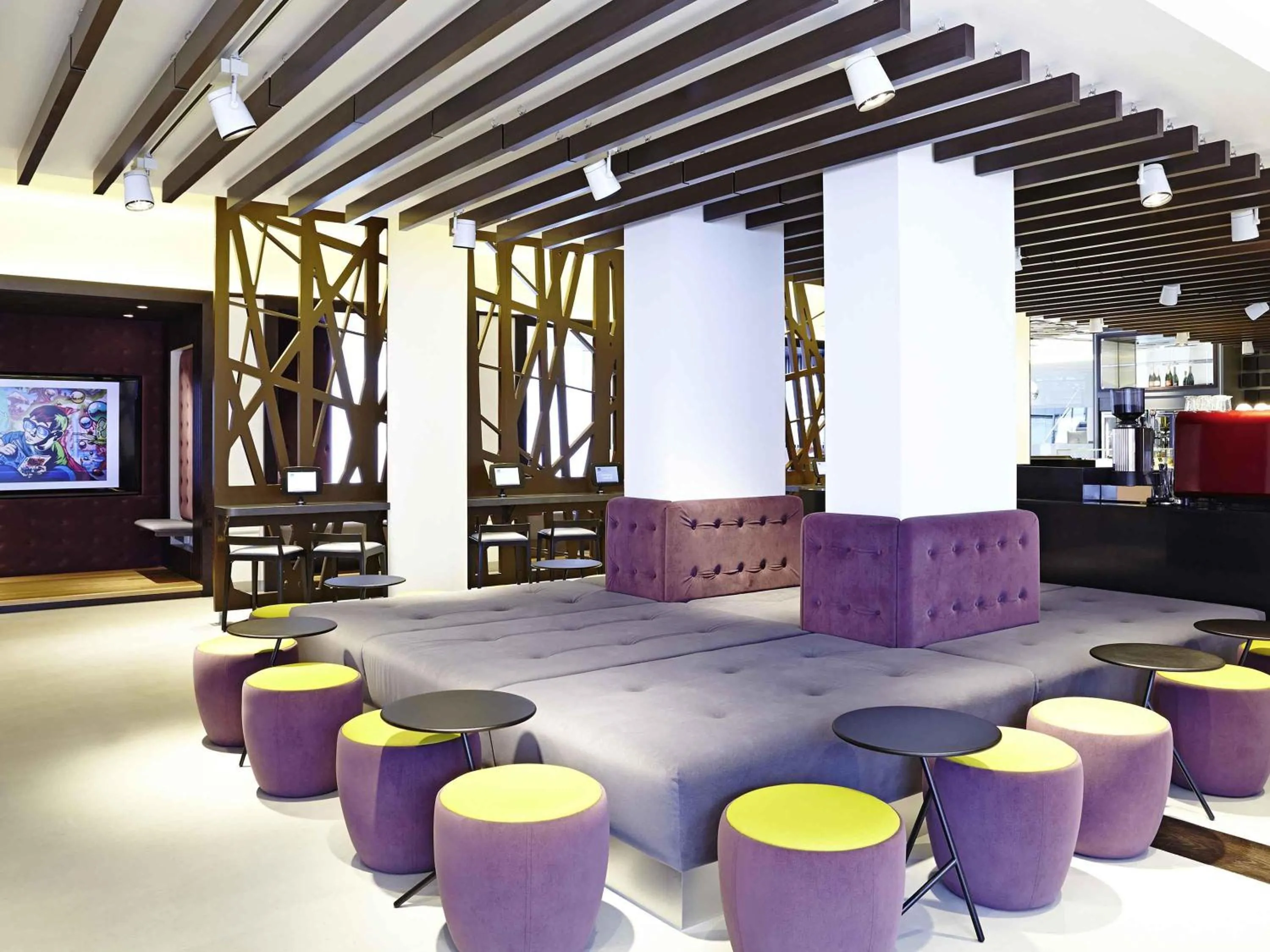 Restaurant/places to eat in Novotel London Brentford