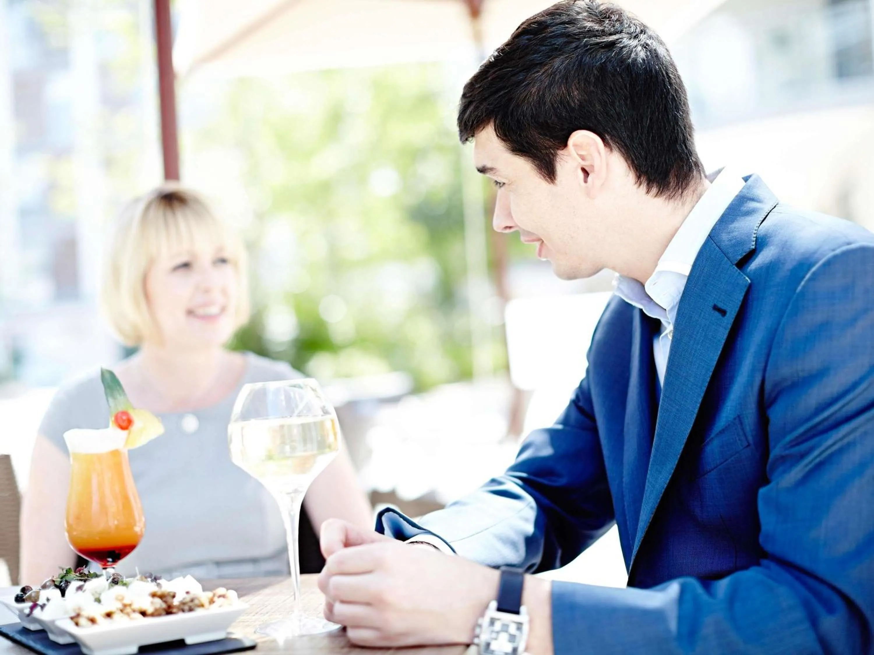 Restaurant/places to eat in Novotel London Brentford