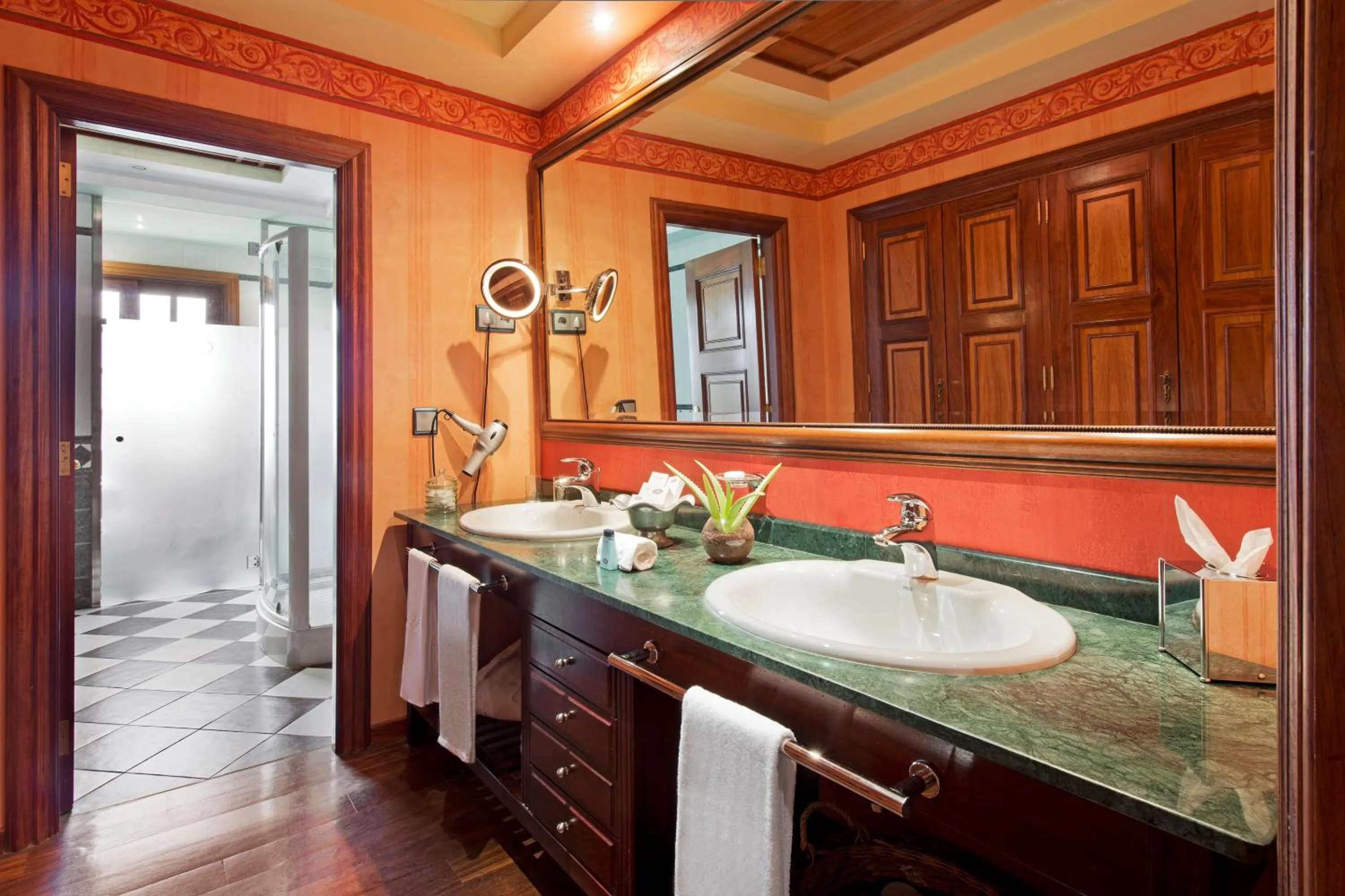 Bathroom in Elba Palace Golf Boutique Hotel - Adults Only