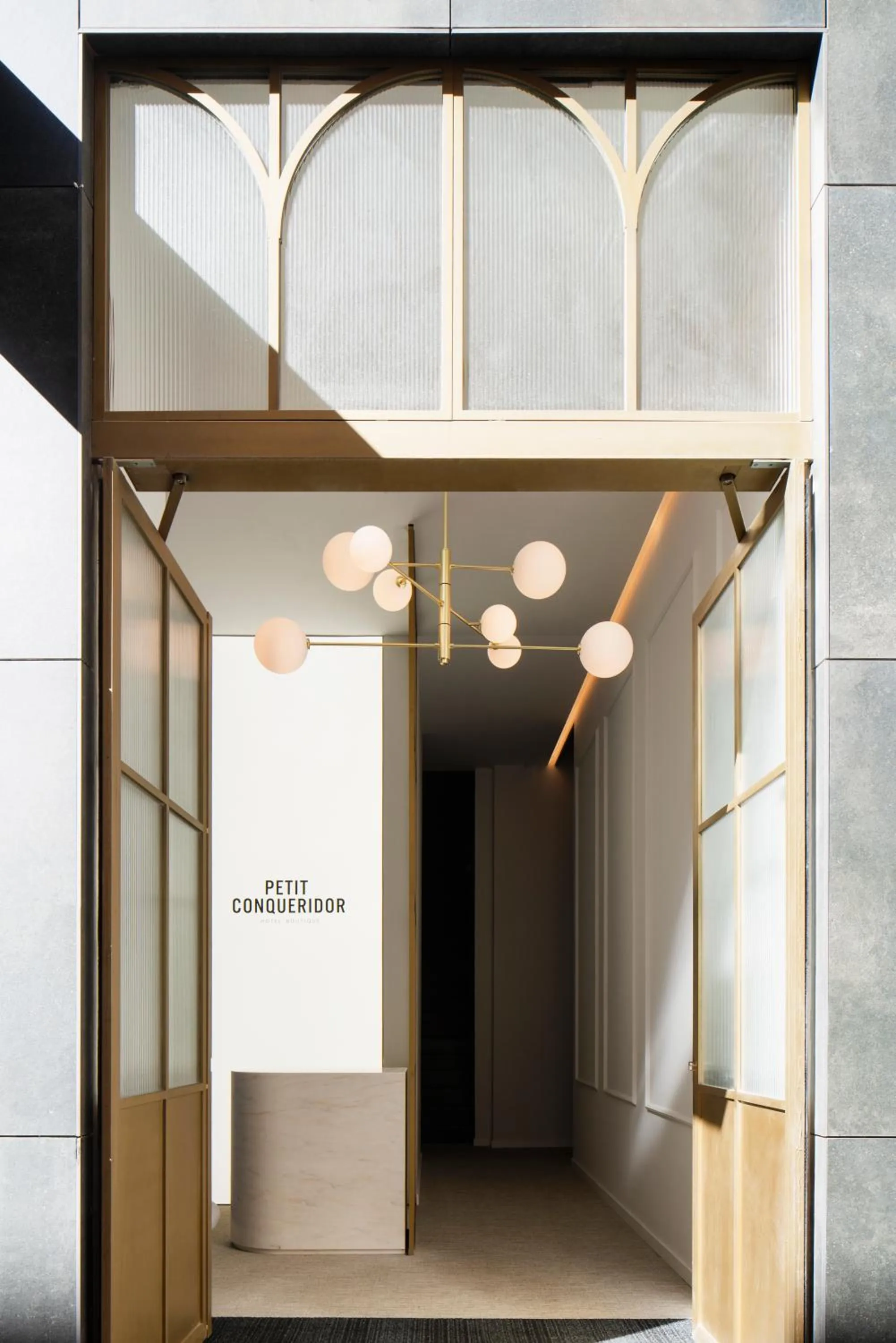 Property building in Hotel Conqueridor