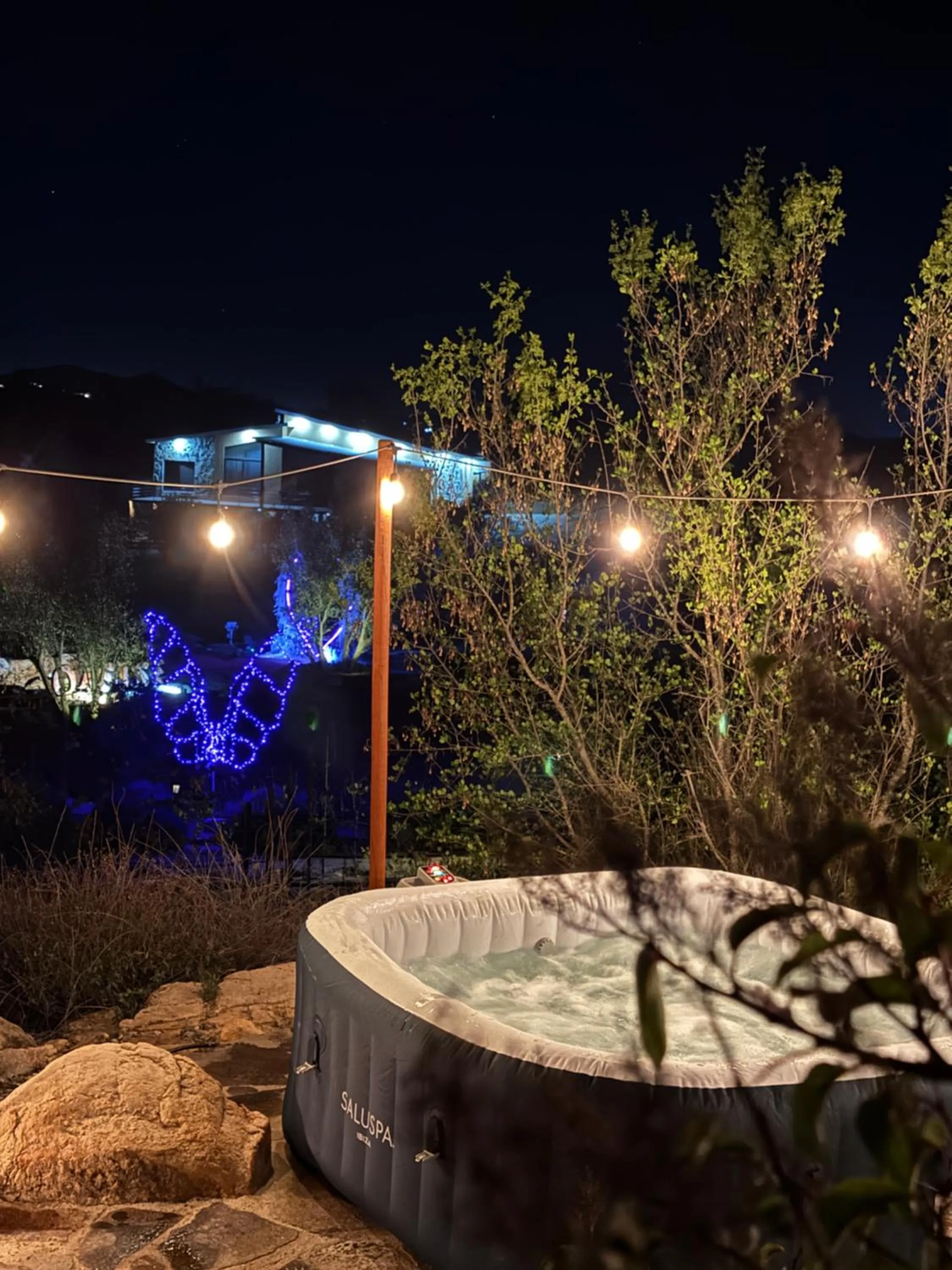 Hot Tub in Oasis 444