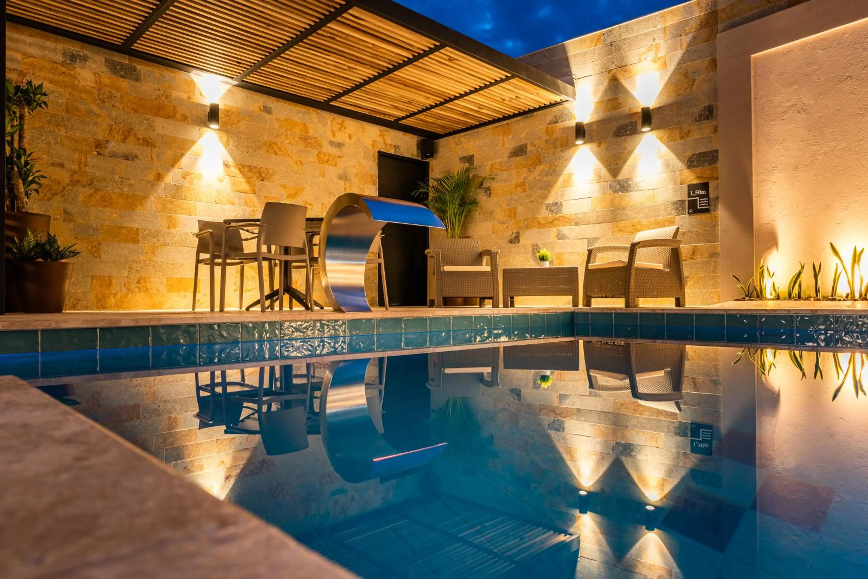 Swimming pool in Hotel Elite