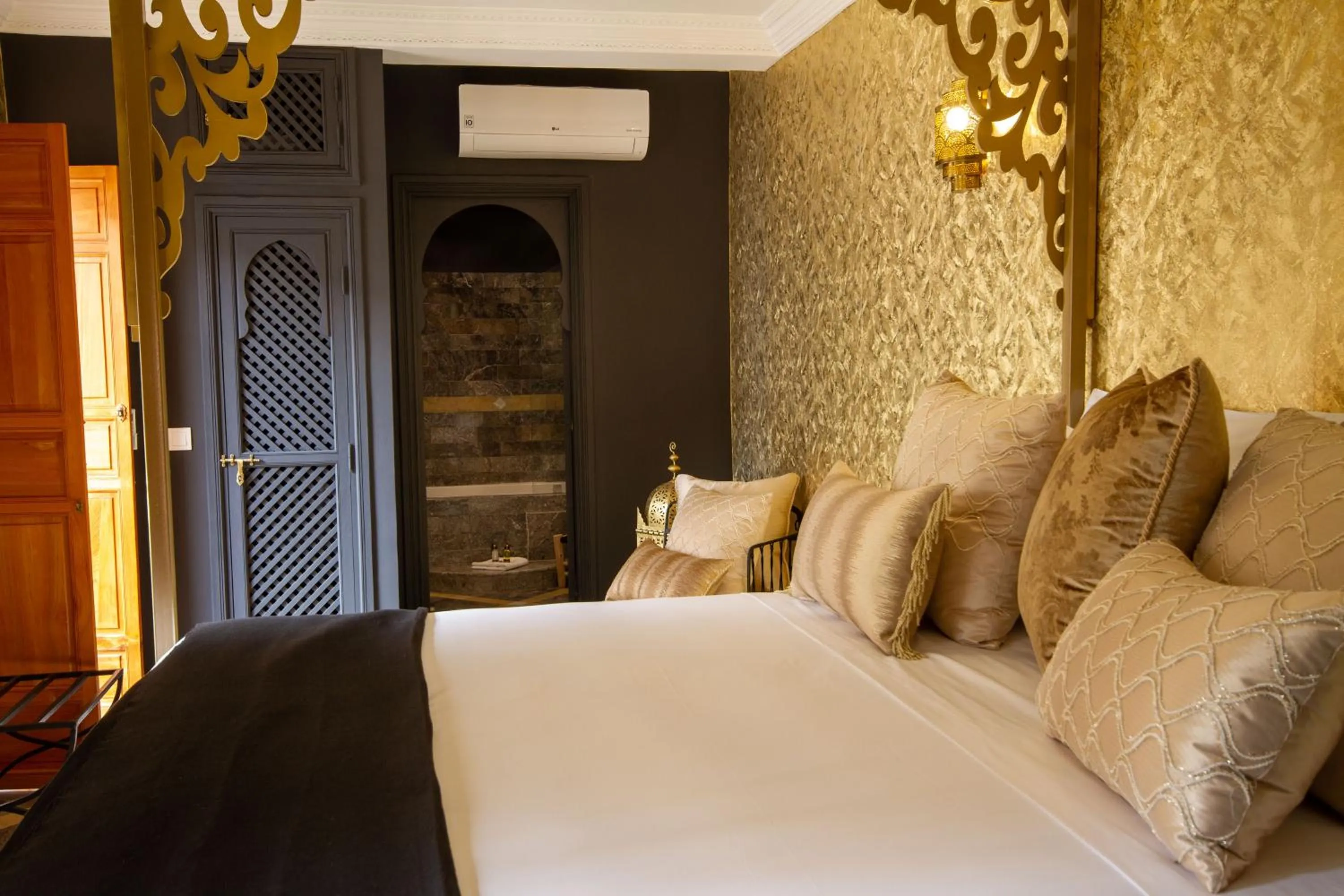 Bed in Riad SofYan & Spa