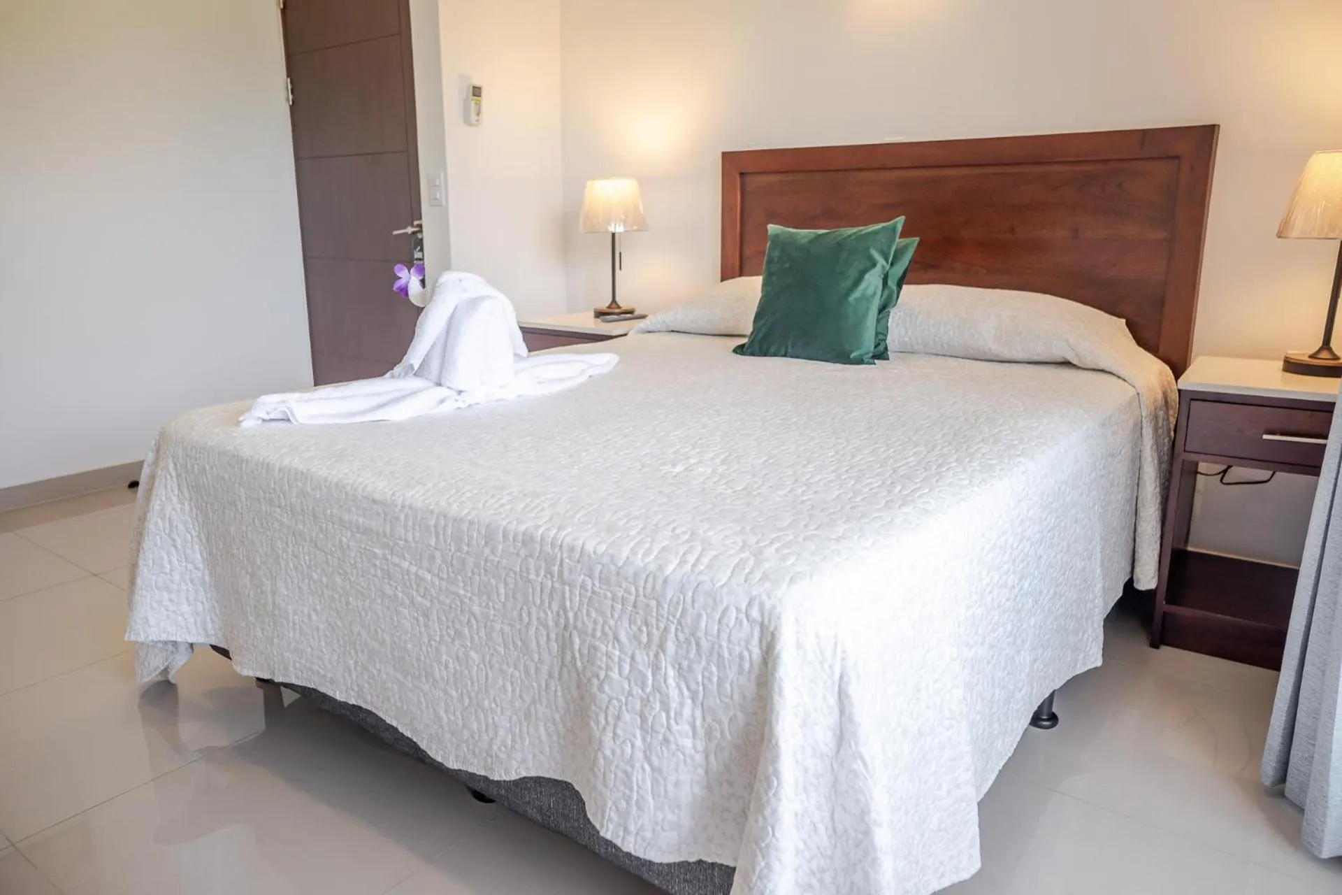 Bed in Hotel Arenal by Regina