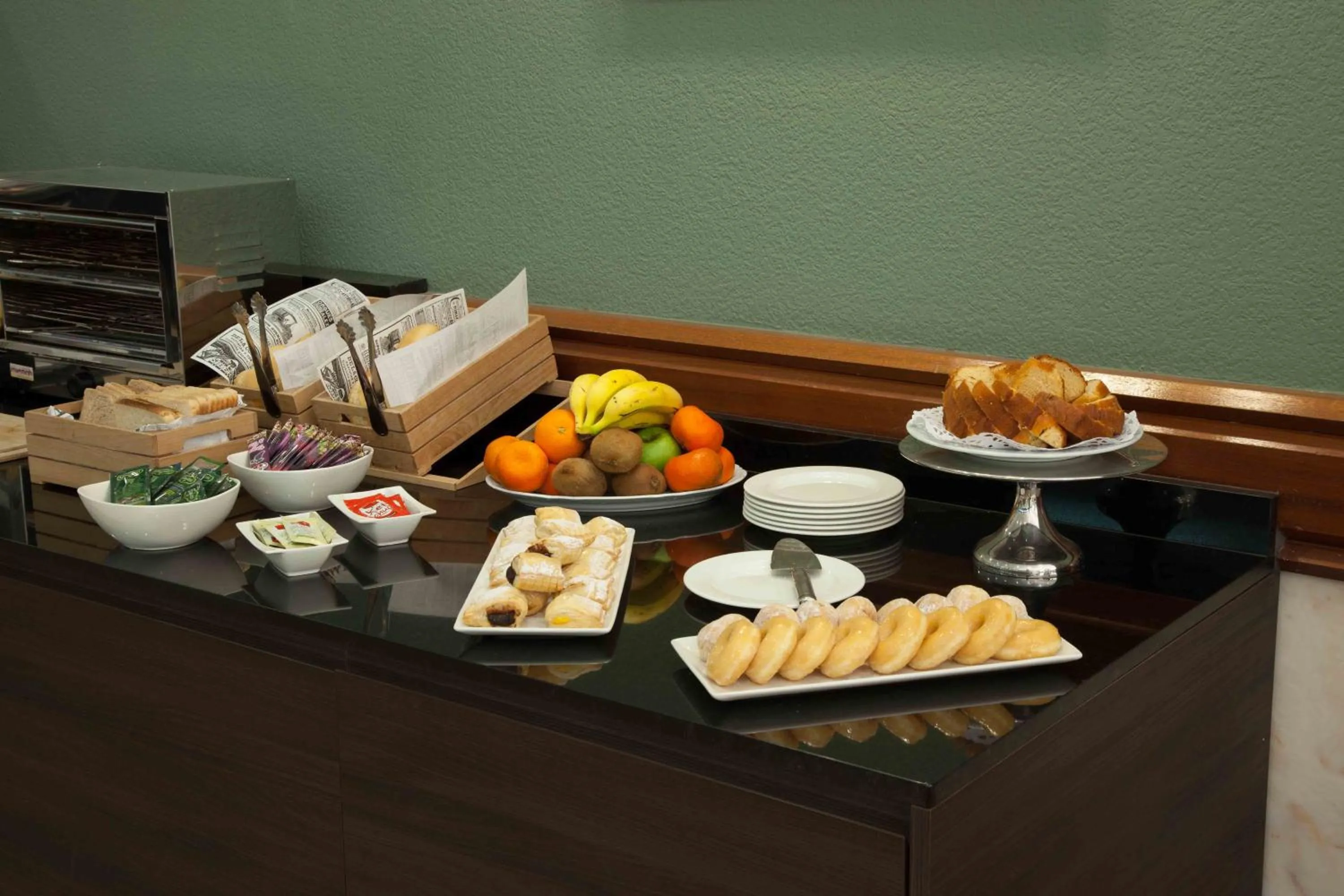 Buffet breakfast in Hotel Principe Paz