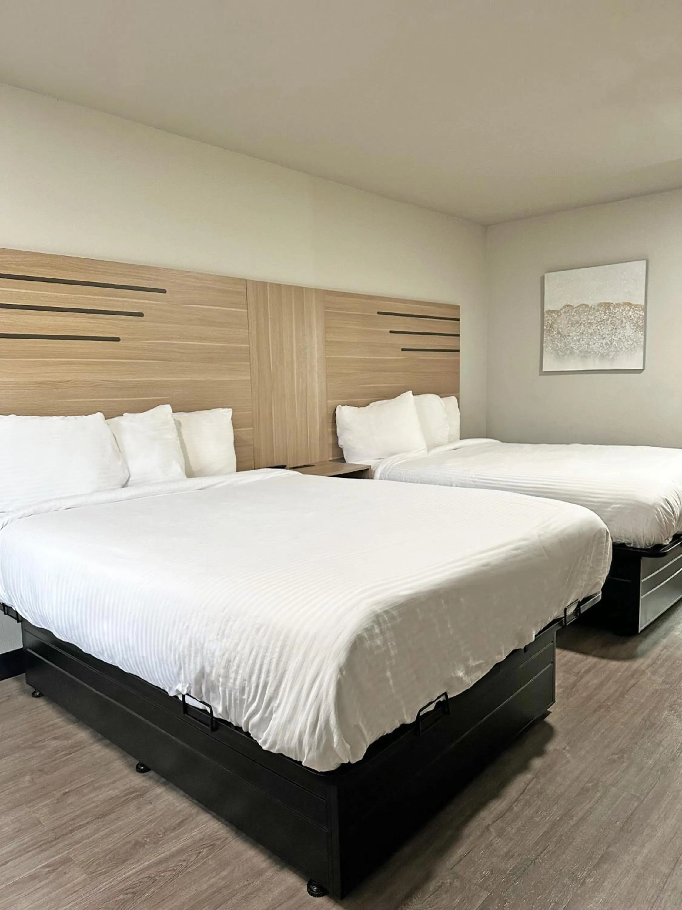 Photo of the whole room, Bed in Imperial Suites, Adults Only