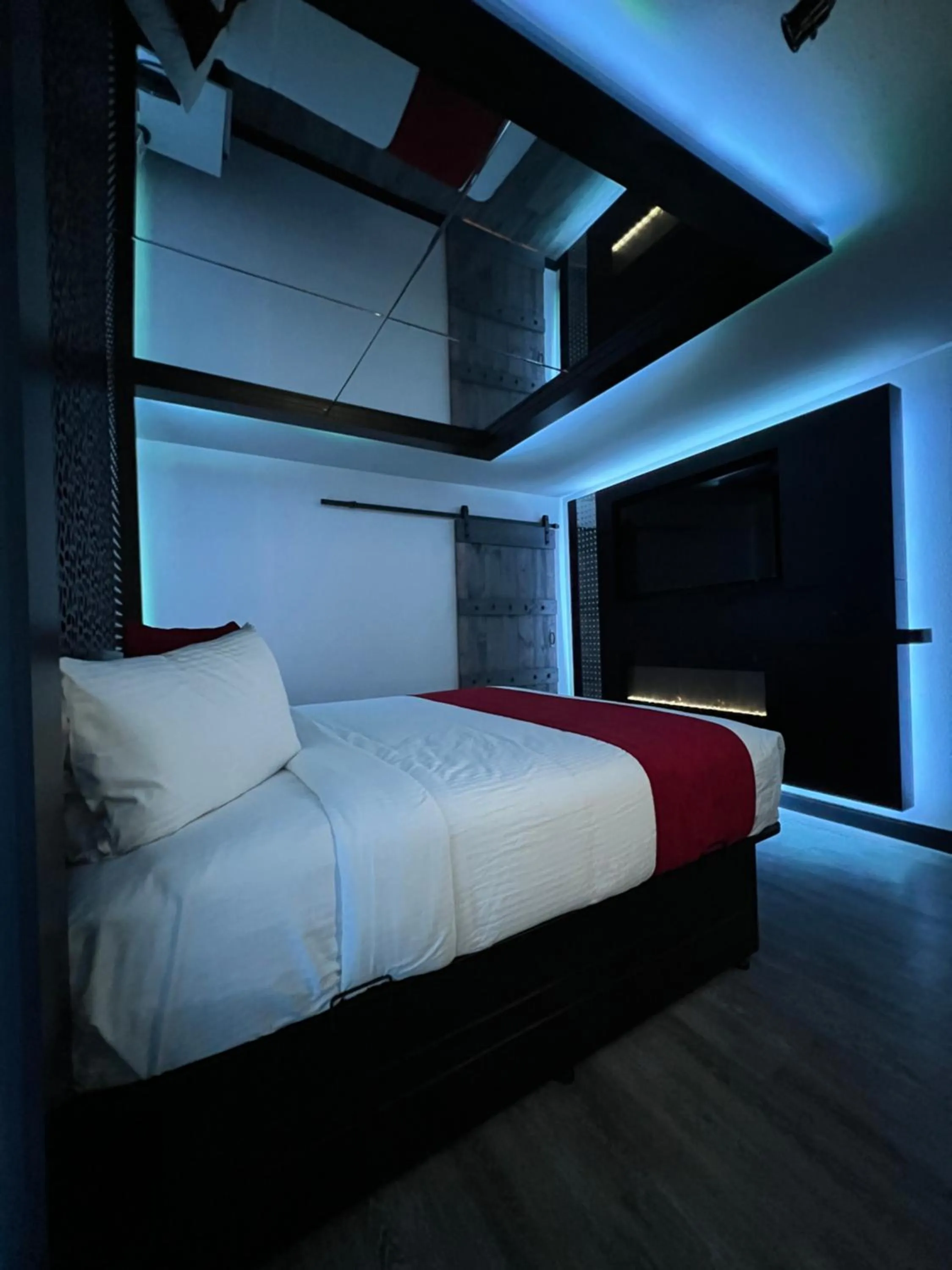 Bed in Imperial Suites, Adults Only