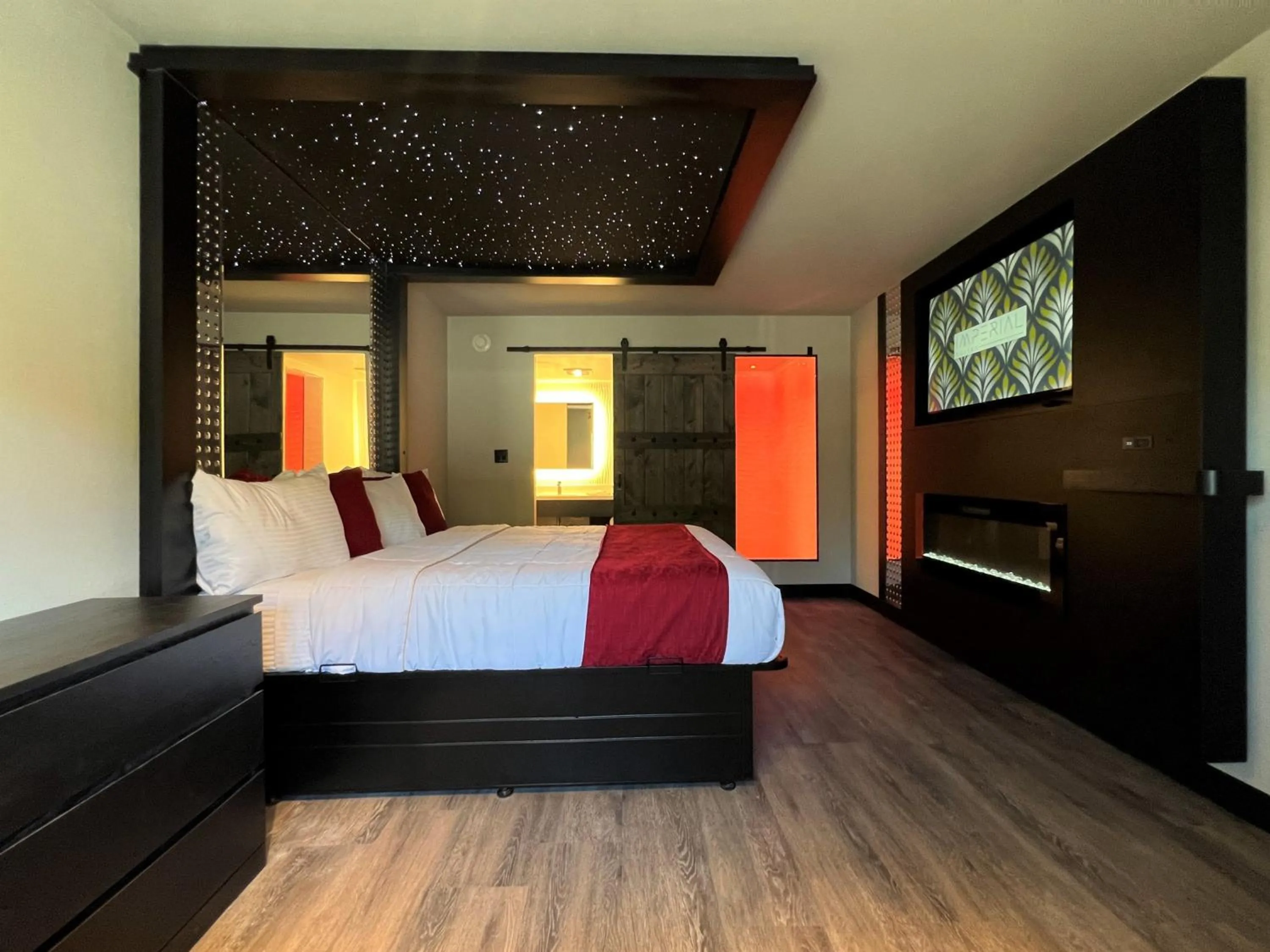 Bed in Imperial Suites, Adults Only