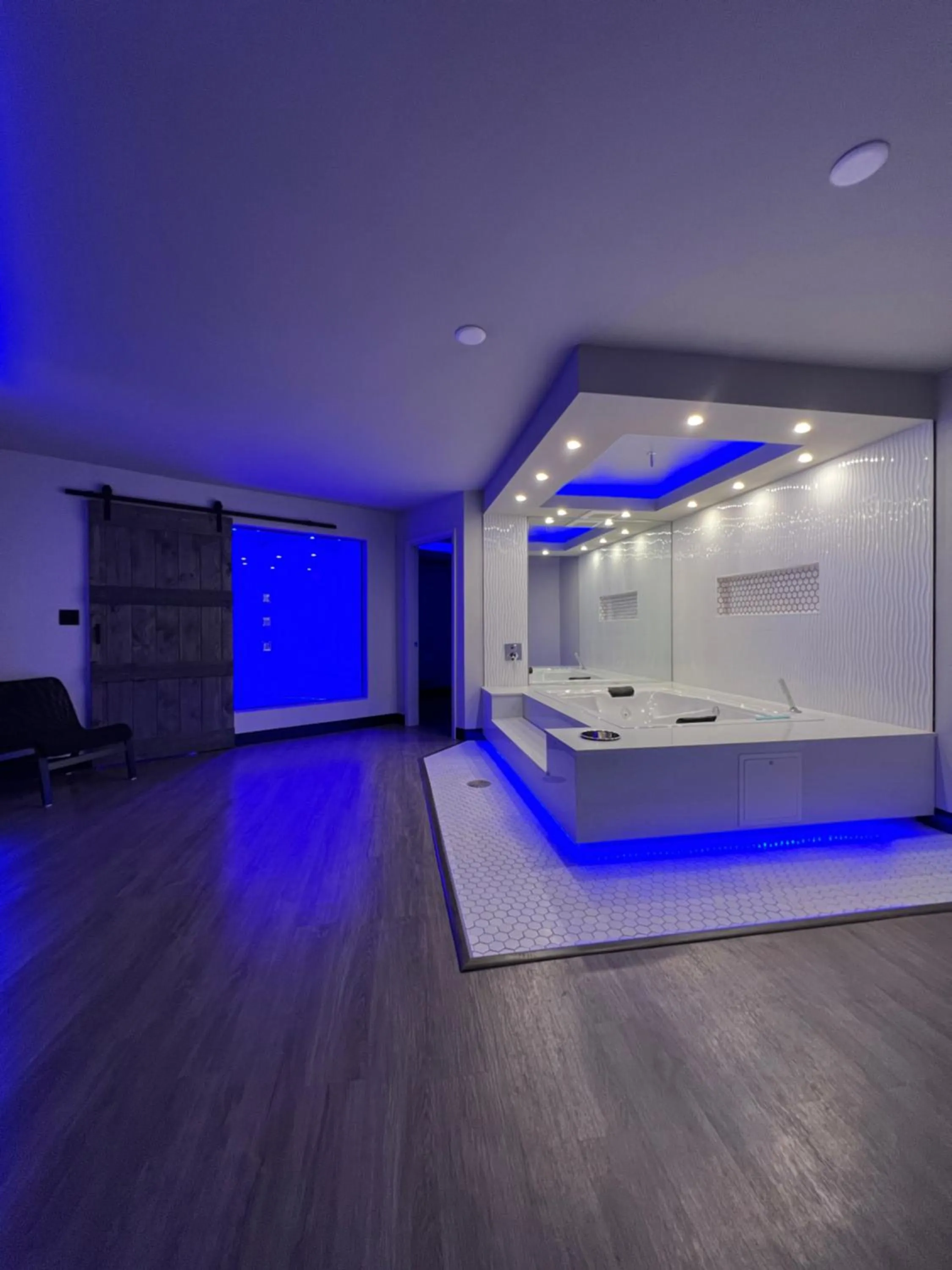 Bath in Imperial Suites, Adults Only