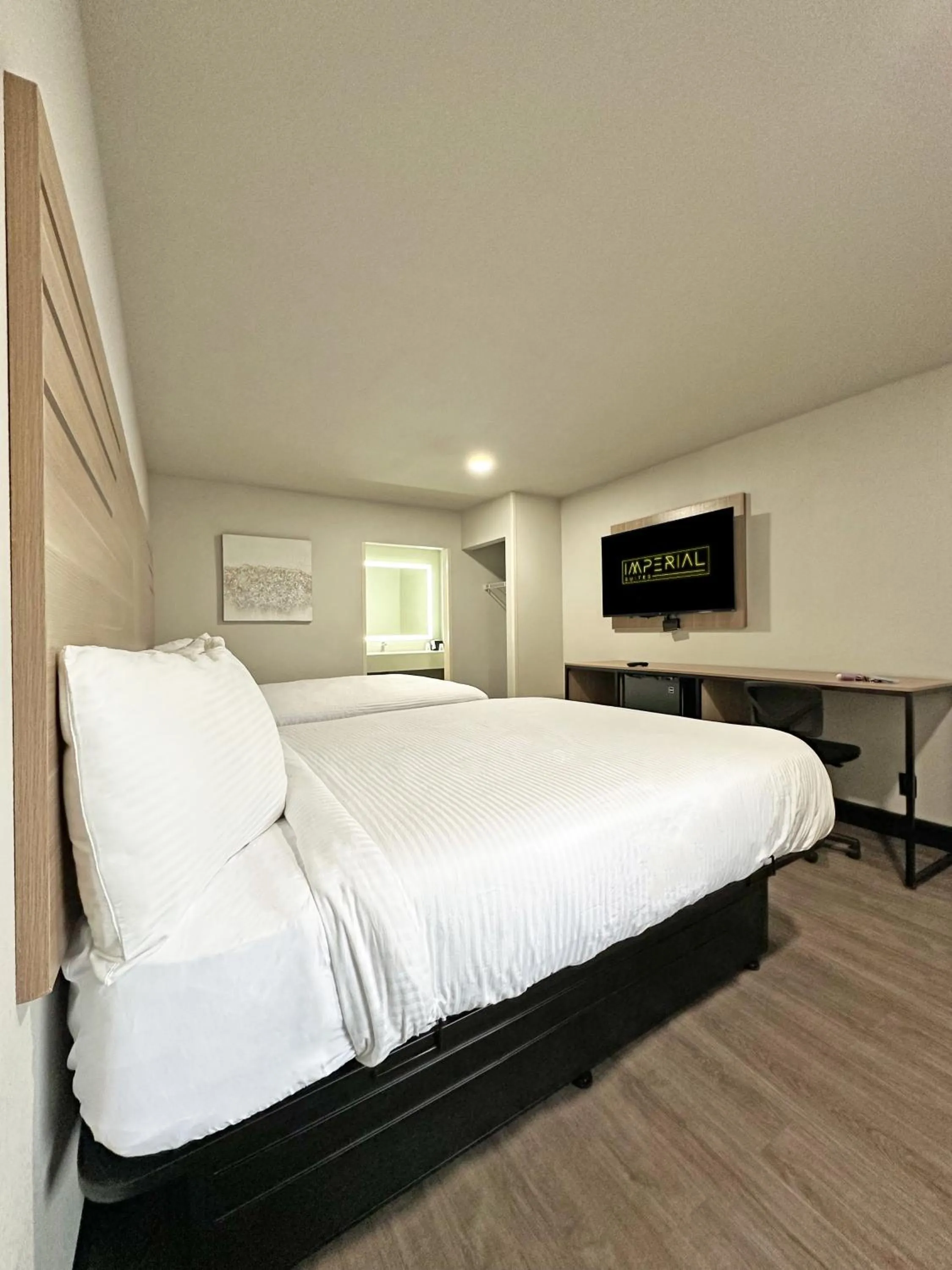 Bedroom, Bed in Imperial Suites, Adults Only