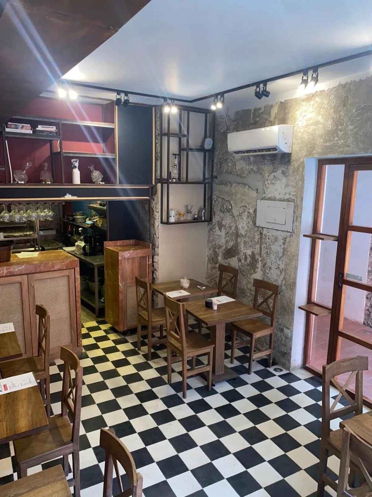 Restaurant/places to eat in Casa Ebano 967