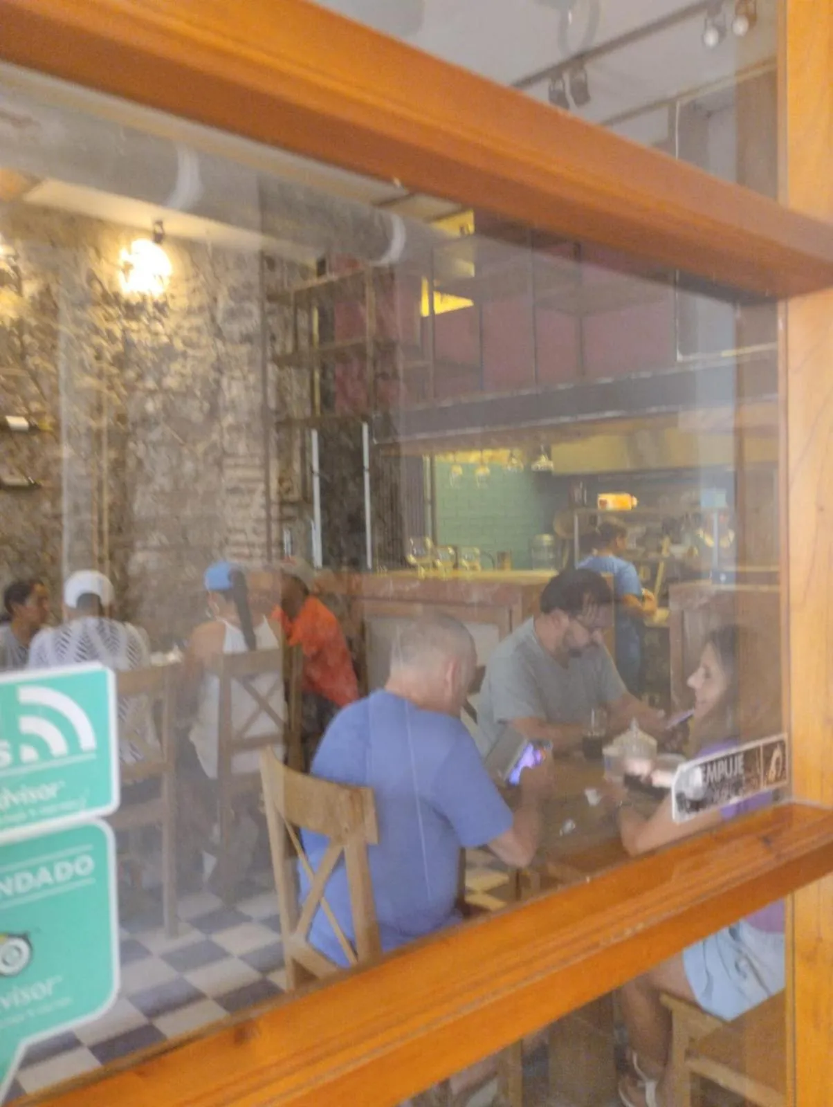 Restaurant/places to eat in Casa Ebano 967