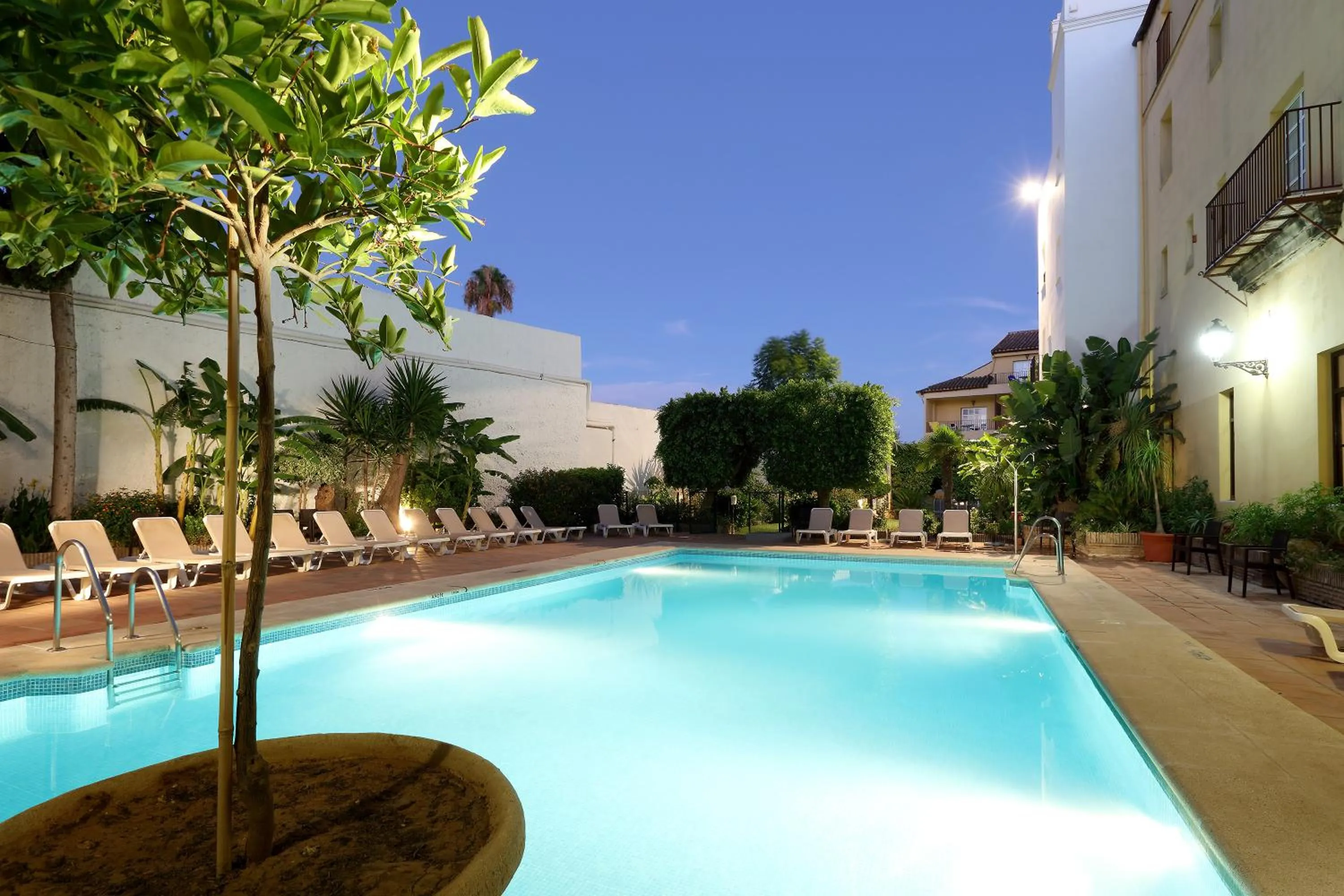 Swimming pool in Crisol Monasterio de San Miguel