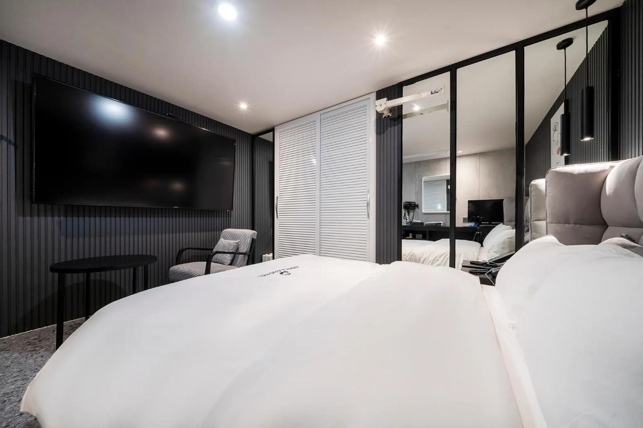 Bed in Gorilla Hotel