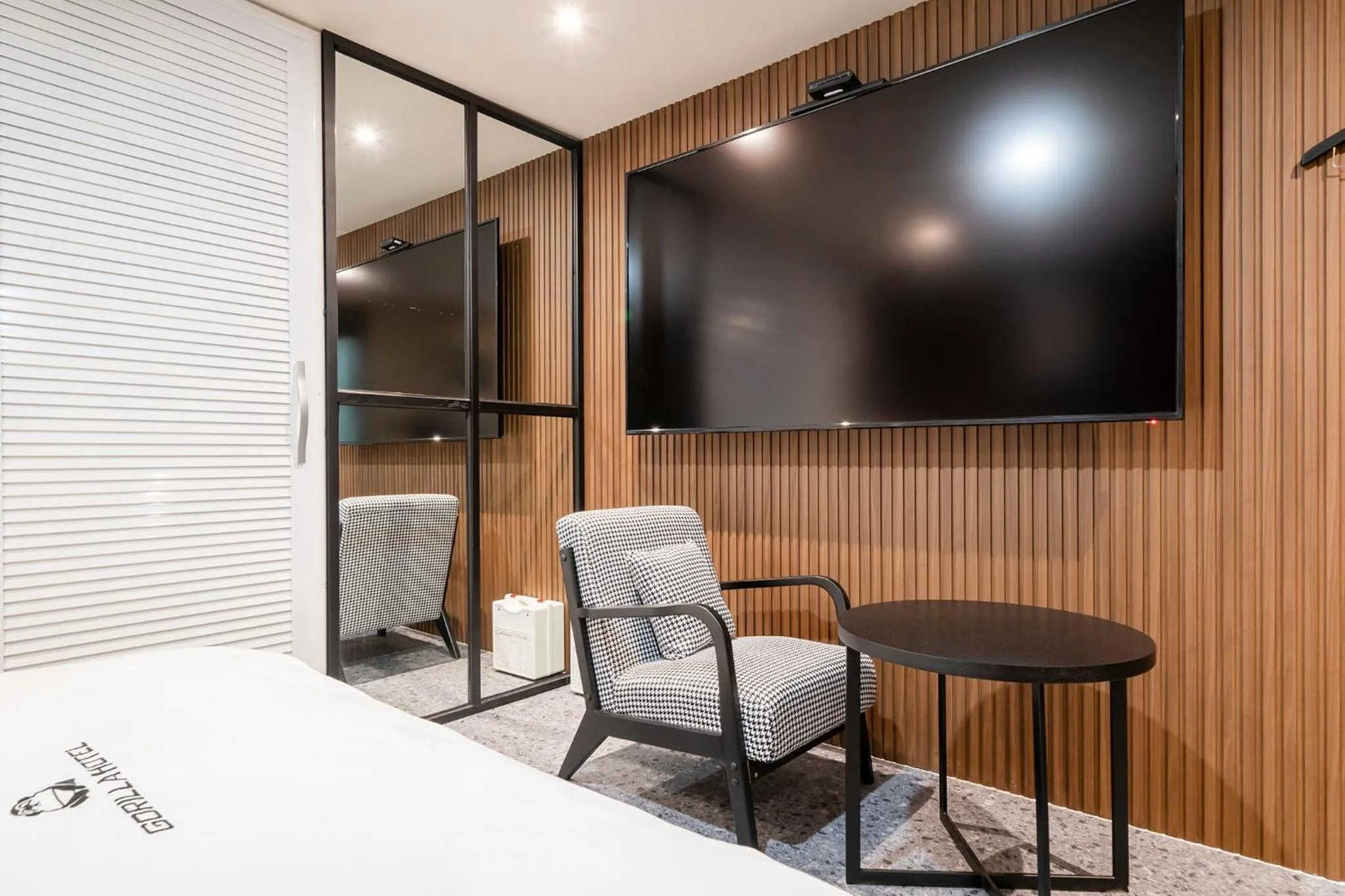 Bed in Gorilla Hotel