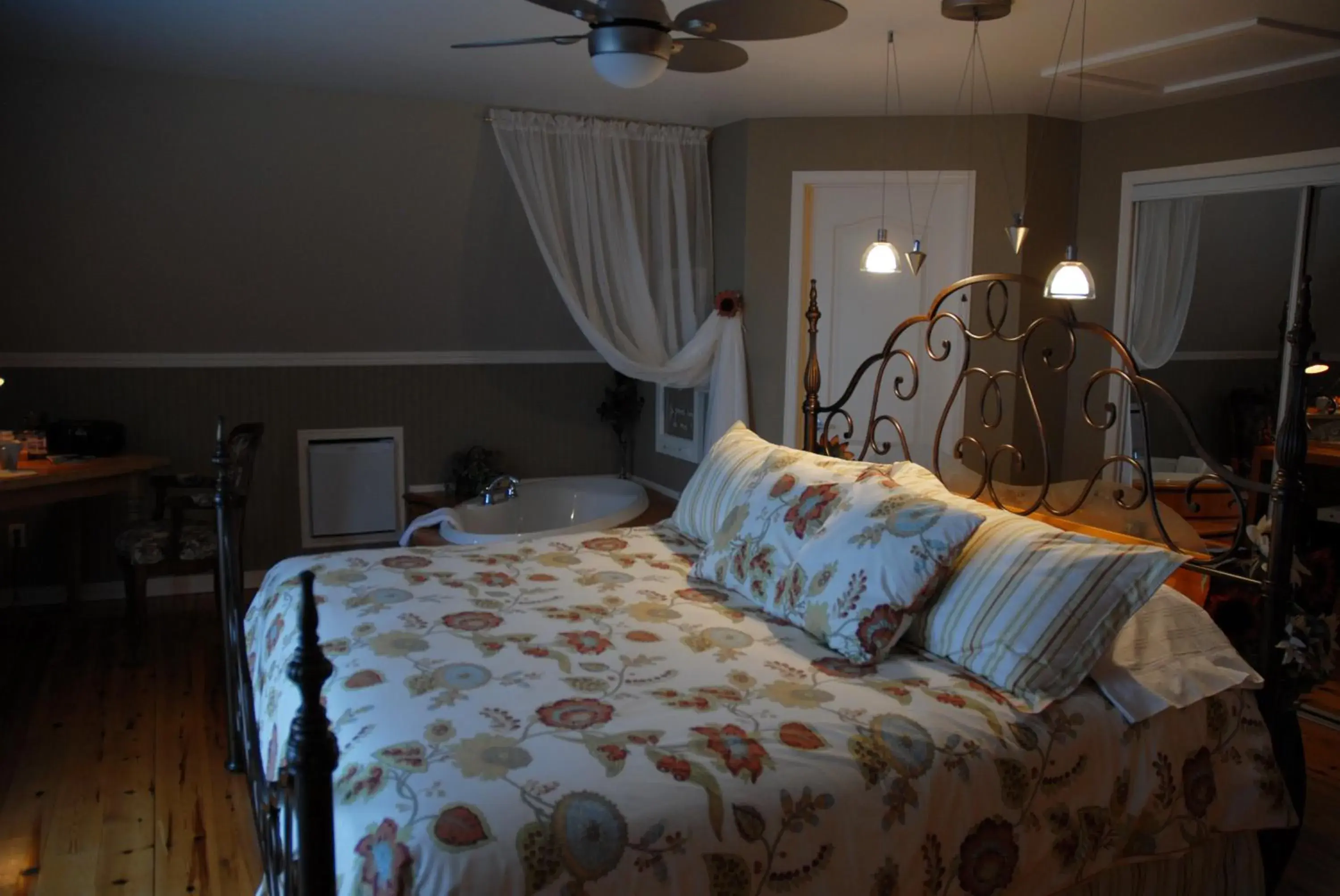 King Room with Balcony and Sea View in Gîte Au Perchoir King Room with Balcony and Sea View in Gîte Au Perchoir