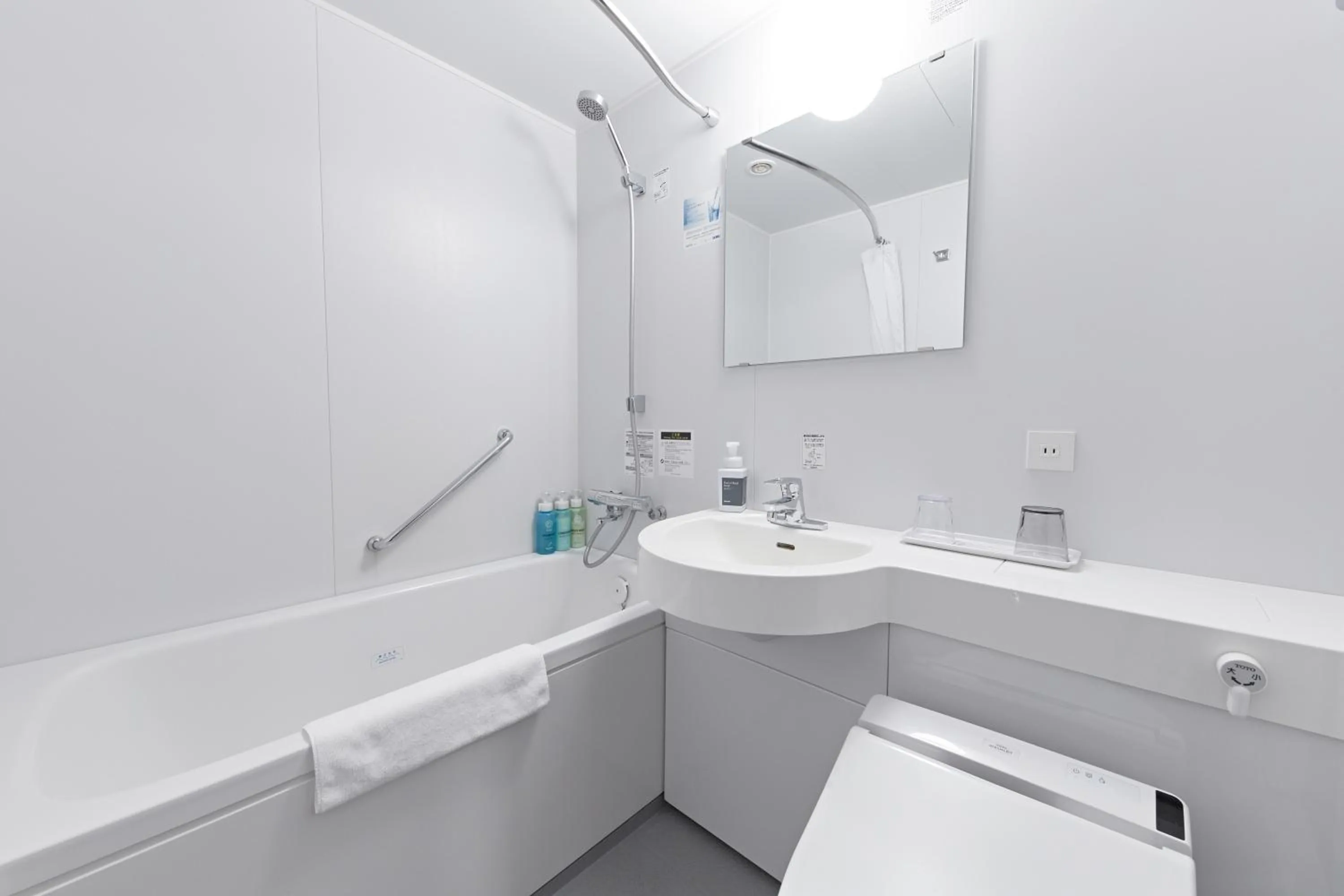 Bathroom in Sotetsu Fresa Inn Yodoyabashi