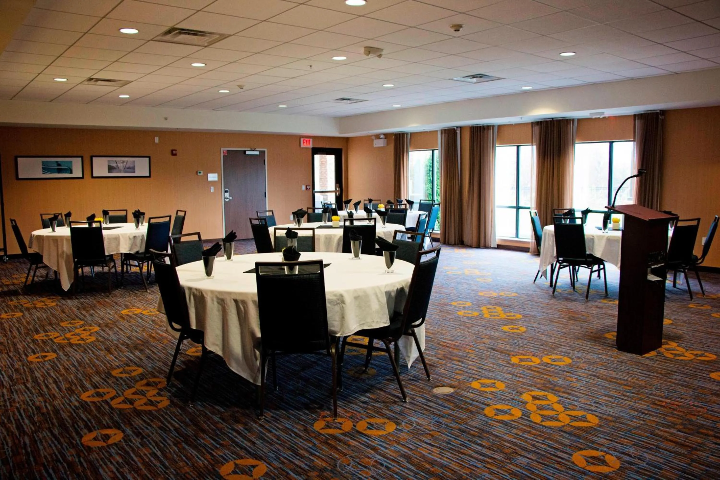 Meeting/conference room in Courtyard by Marriott Battle Creek